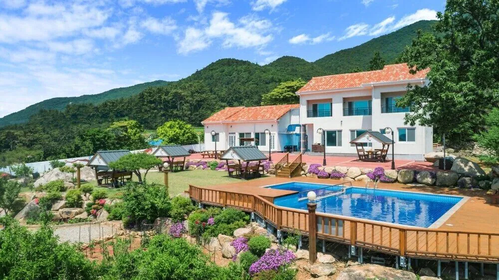 Famile Pension