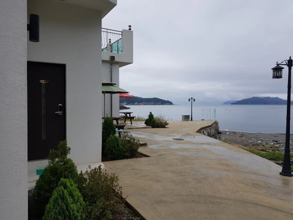 Lim Sea Side Poolvilla Pension
