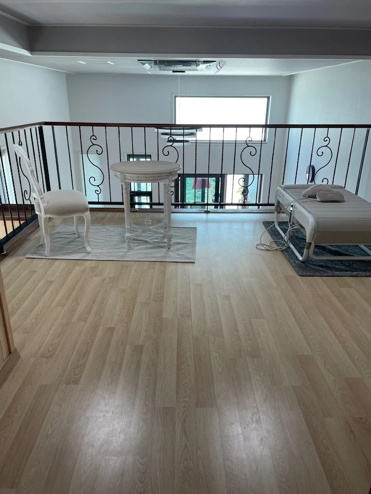 Lim Sea Side Poolvilla Pension