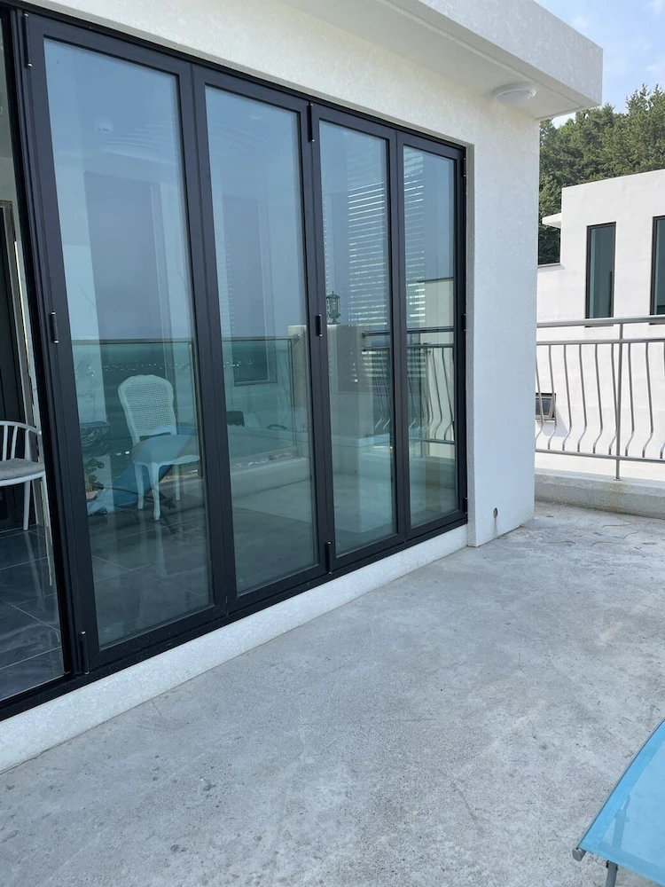 Lim Sea Side Poolvilla Pension