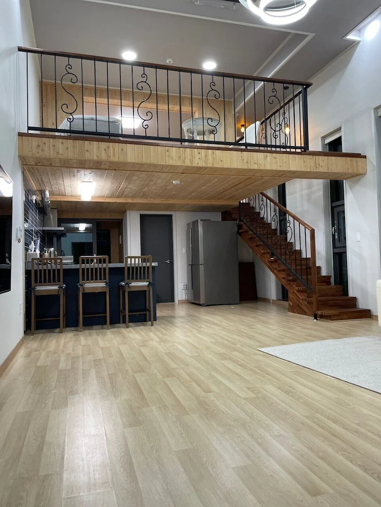 Lim Sea Side Poolvilla Pension