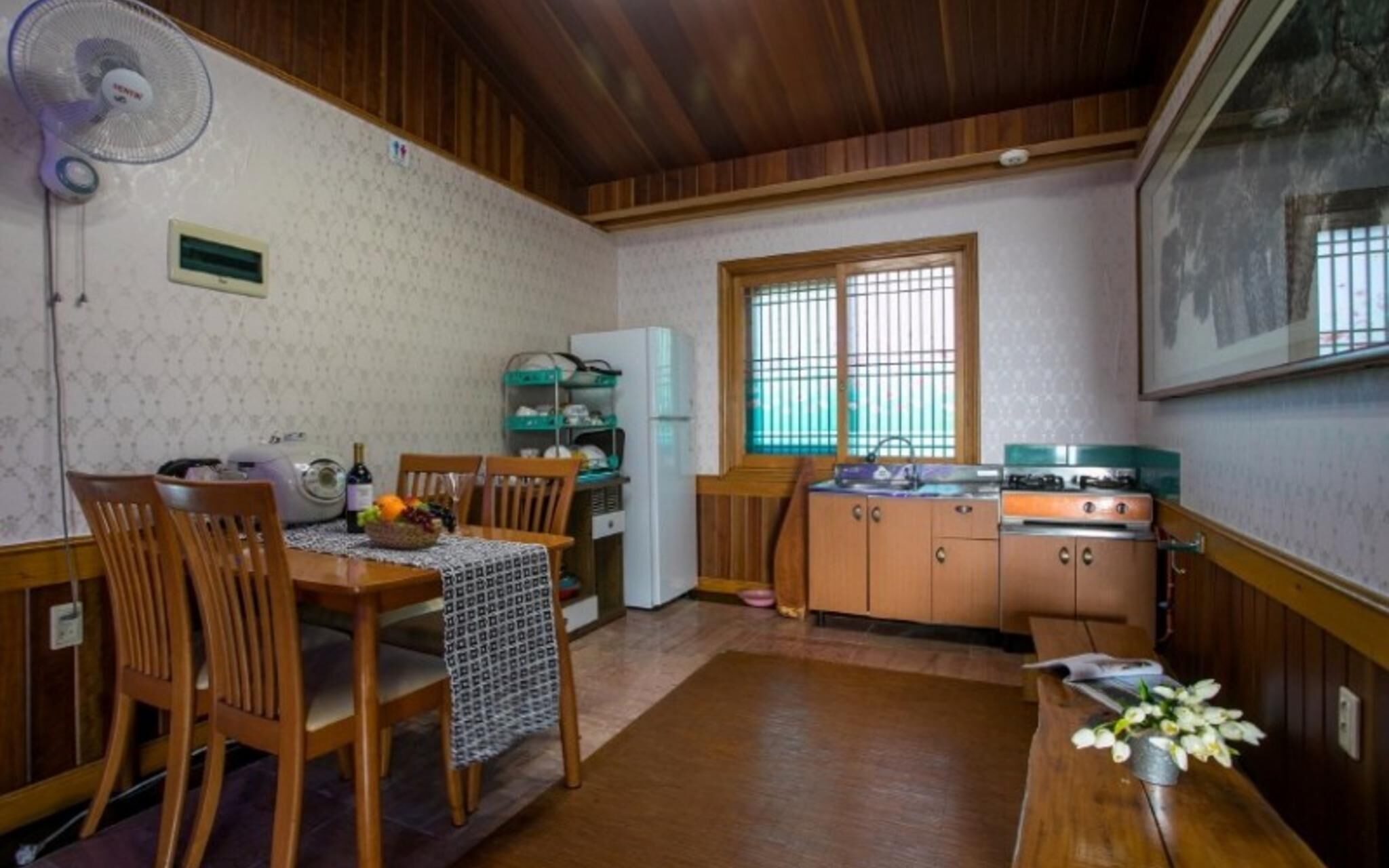 Namhae Badatga Byeoljang Pension