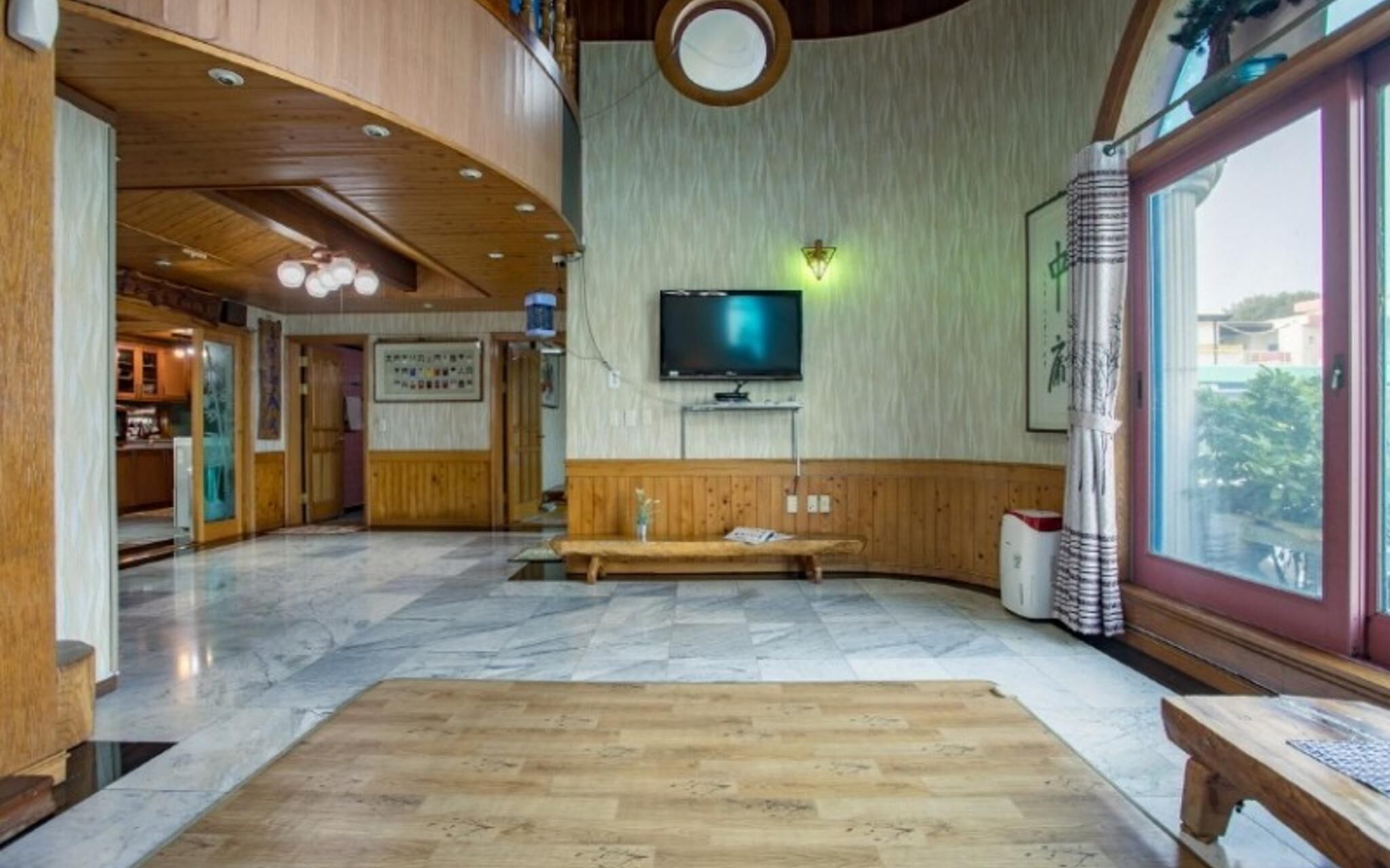Namhae Badatga Byeoljang Pension