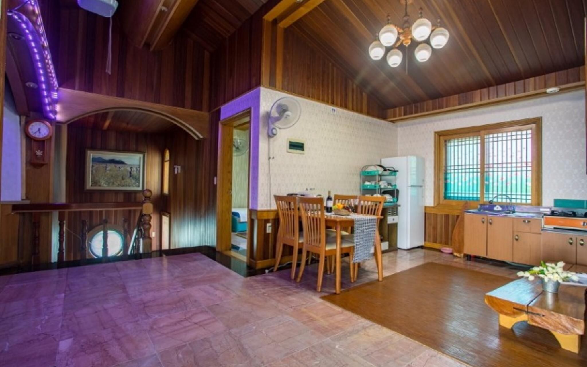 Namhae Badatga Byeoljang Pension