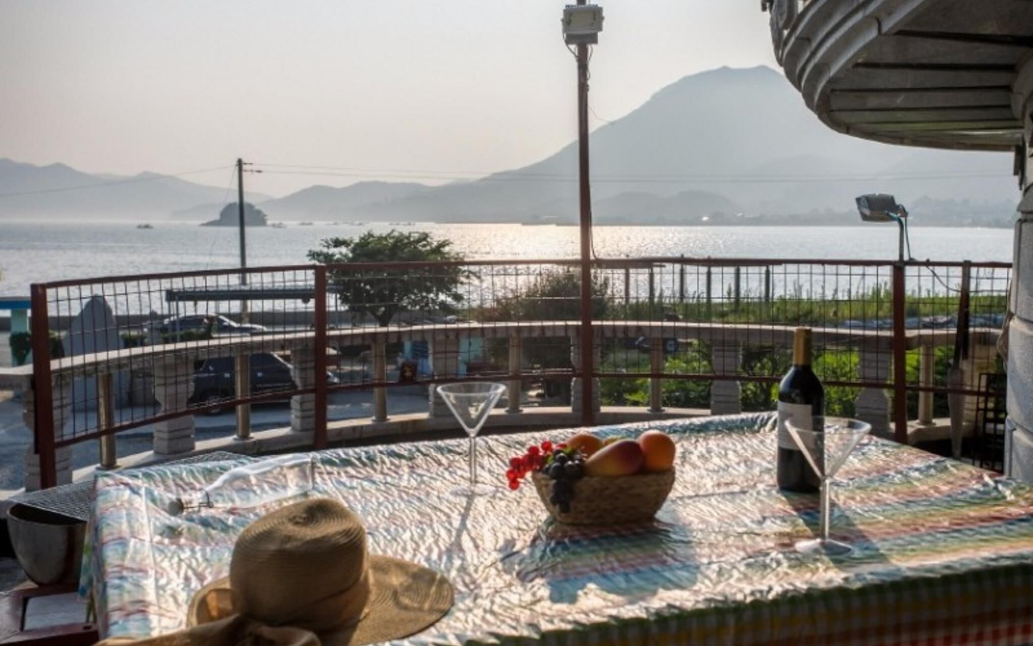 Namhae Badatga Byeoljang Pension