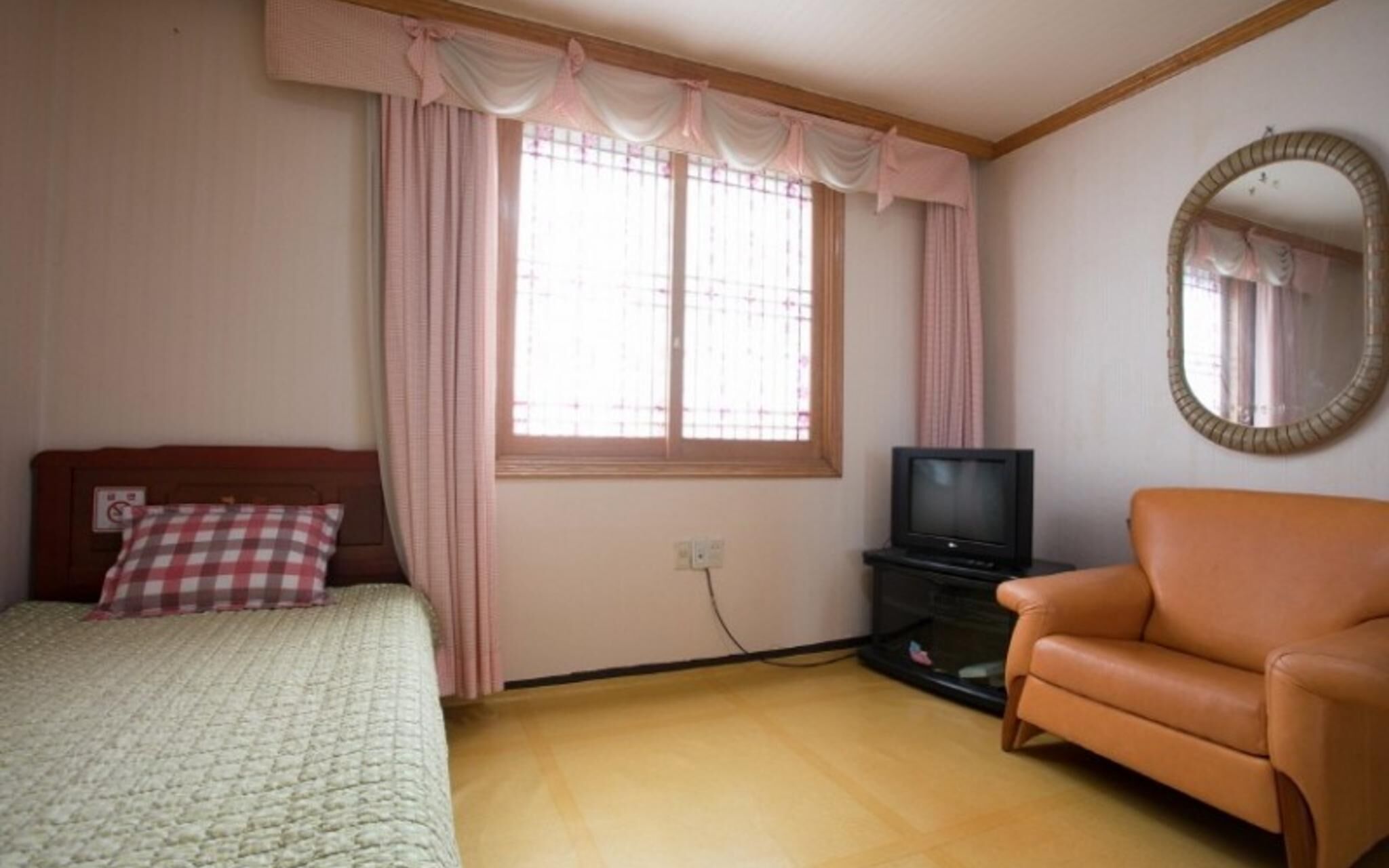 Namhae Badatga Byeoljang Pension