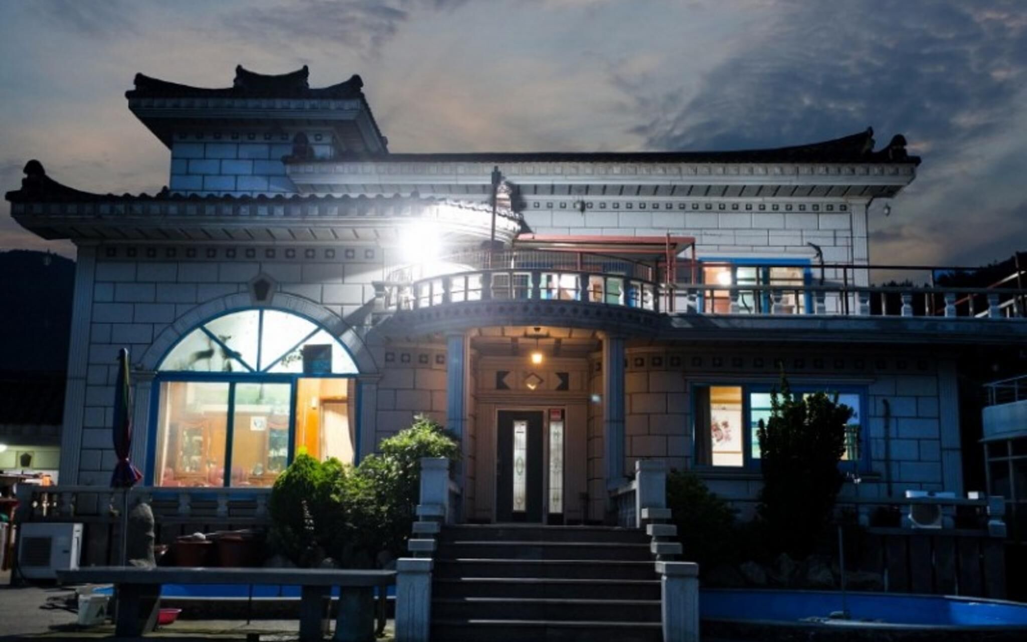 Namhae Badatga Byeoljang Pension