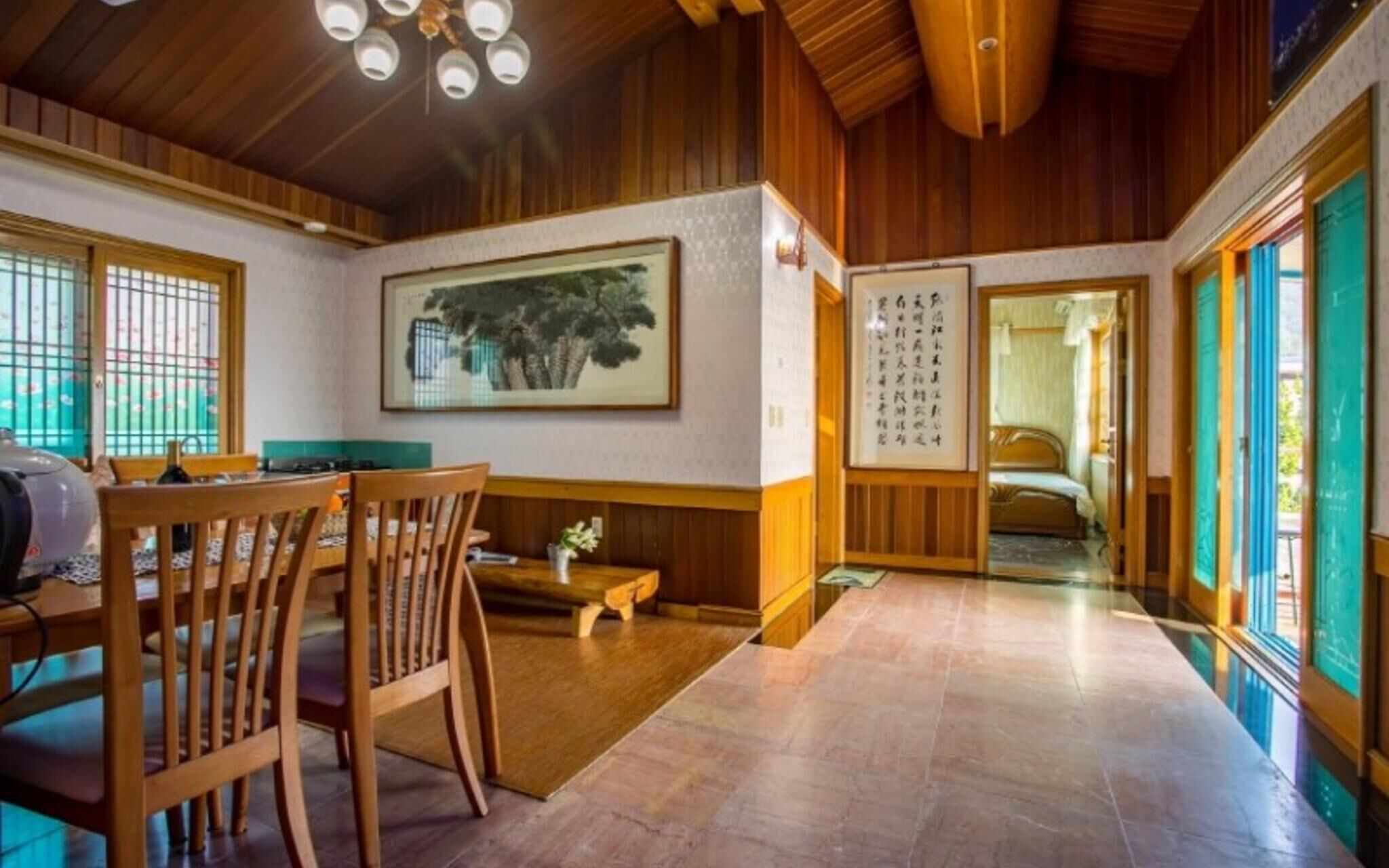 Namhae Badatga Byeoljang Pension