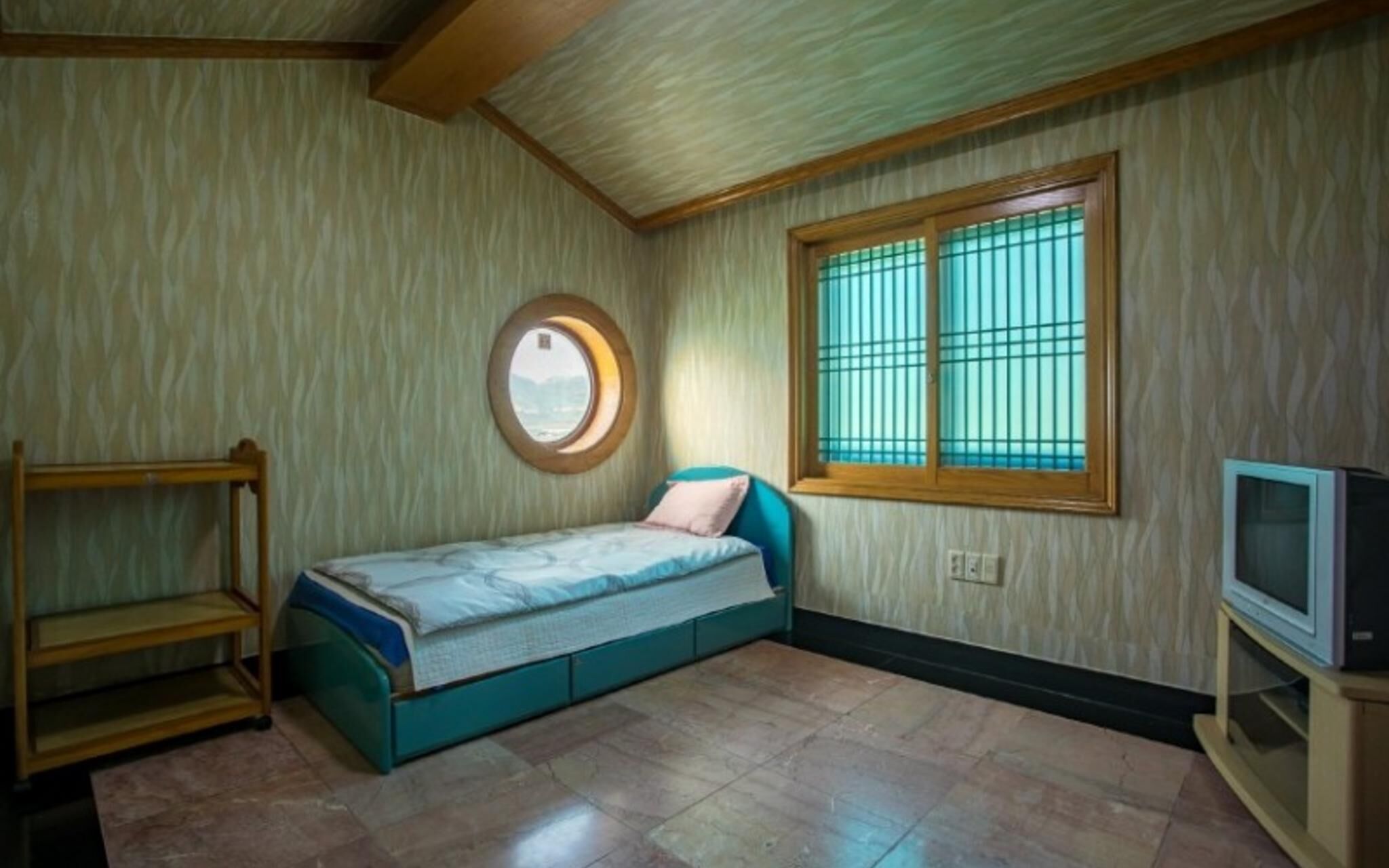Namhae Badatga Byeoljang Pension