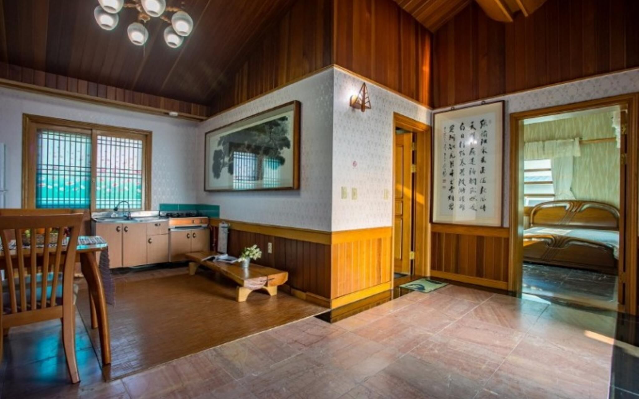 Namhae Badatga Byeoljang Pension