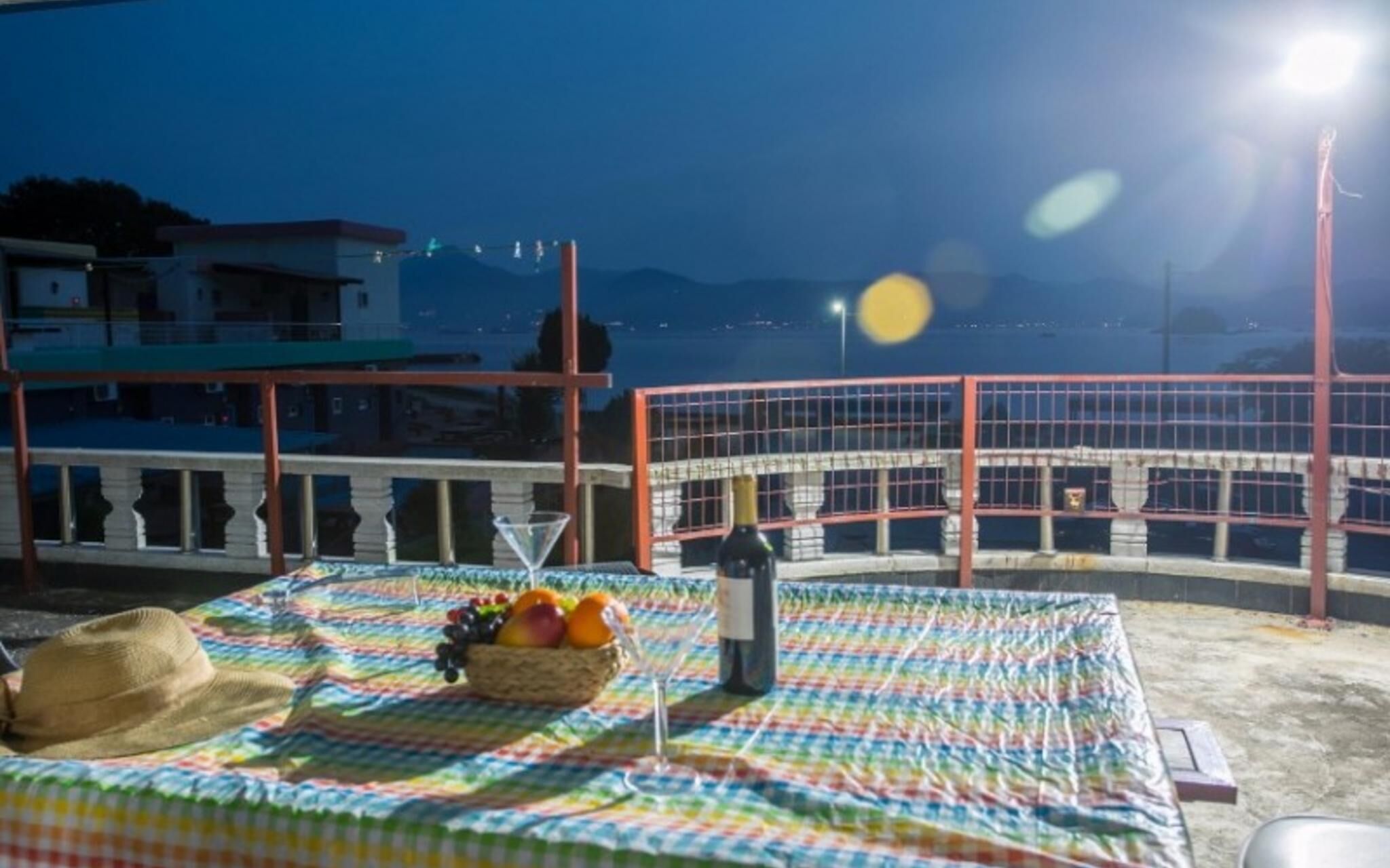 Namhae Badatga Byeoljang Pension