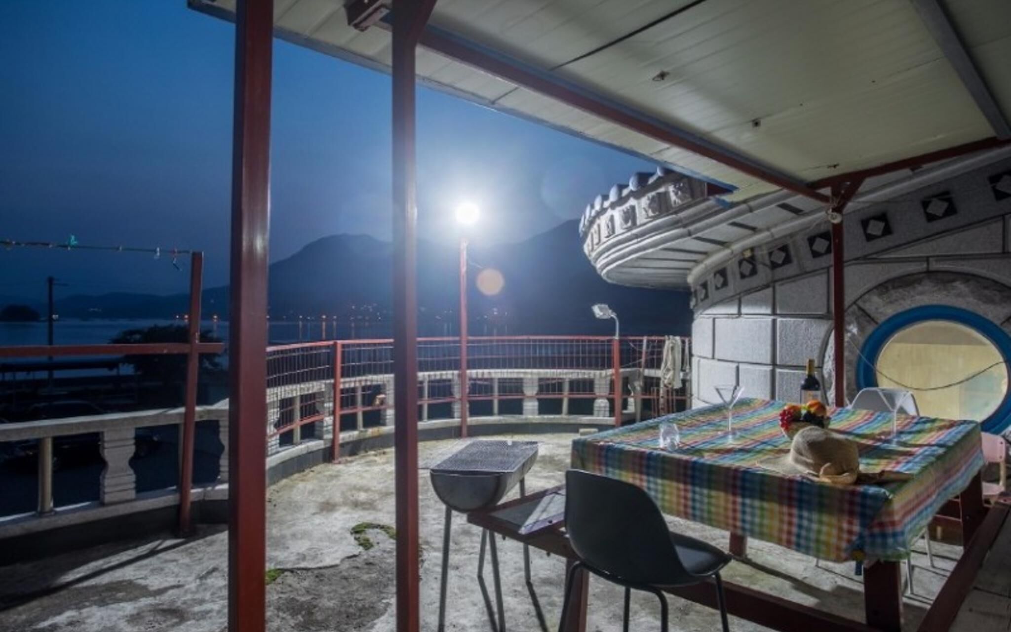Namhae Badatga Byeoljang Pension