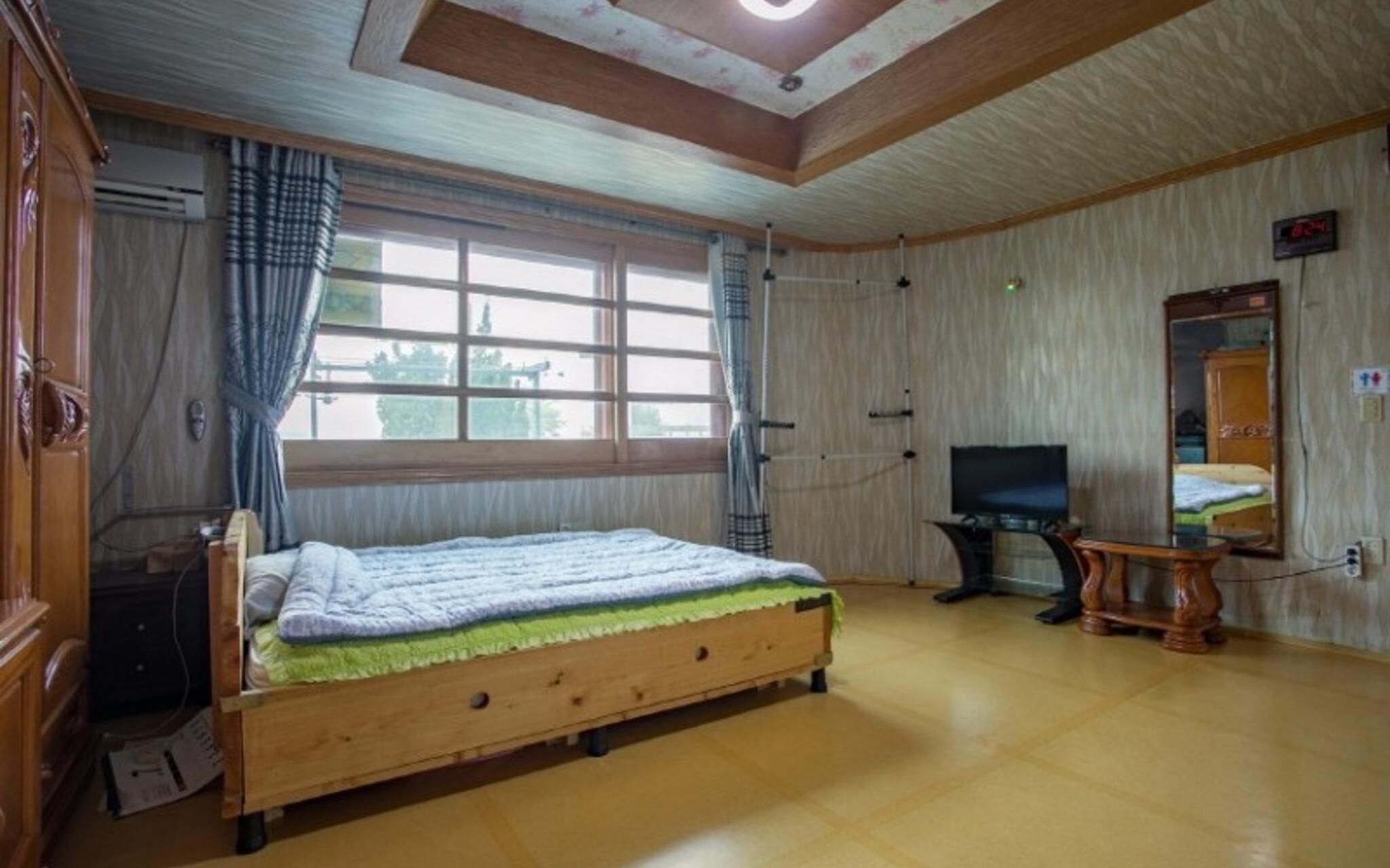 Namhae Badatga Byeoljang Pension
