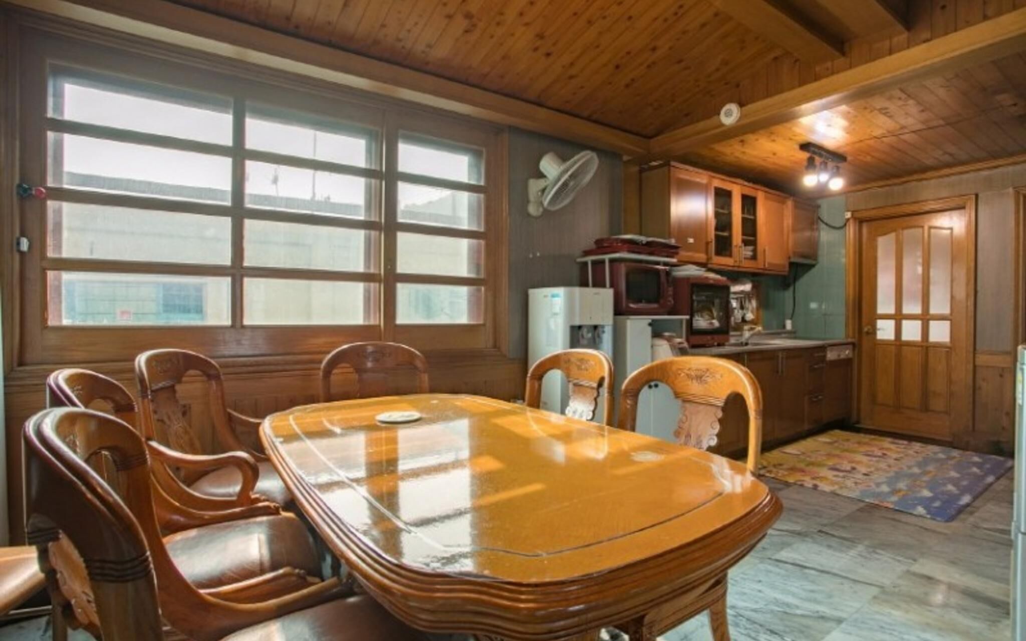 Namhae Badatga Byeoljang Pension
