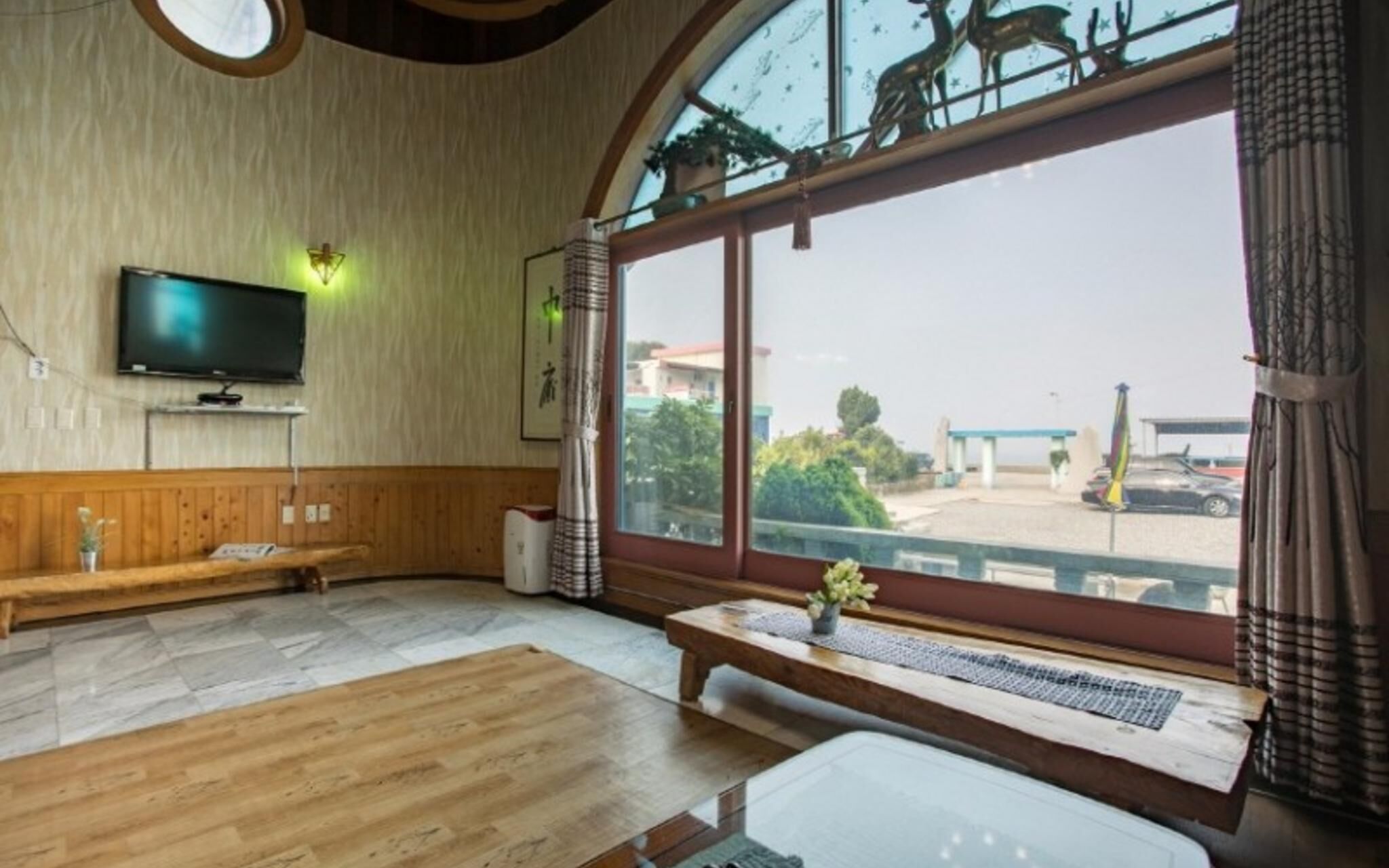 Namhae Badatga Byeoljang Pension