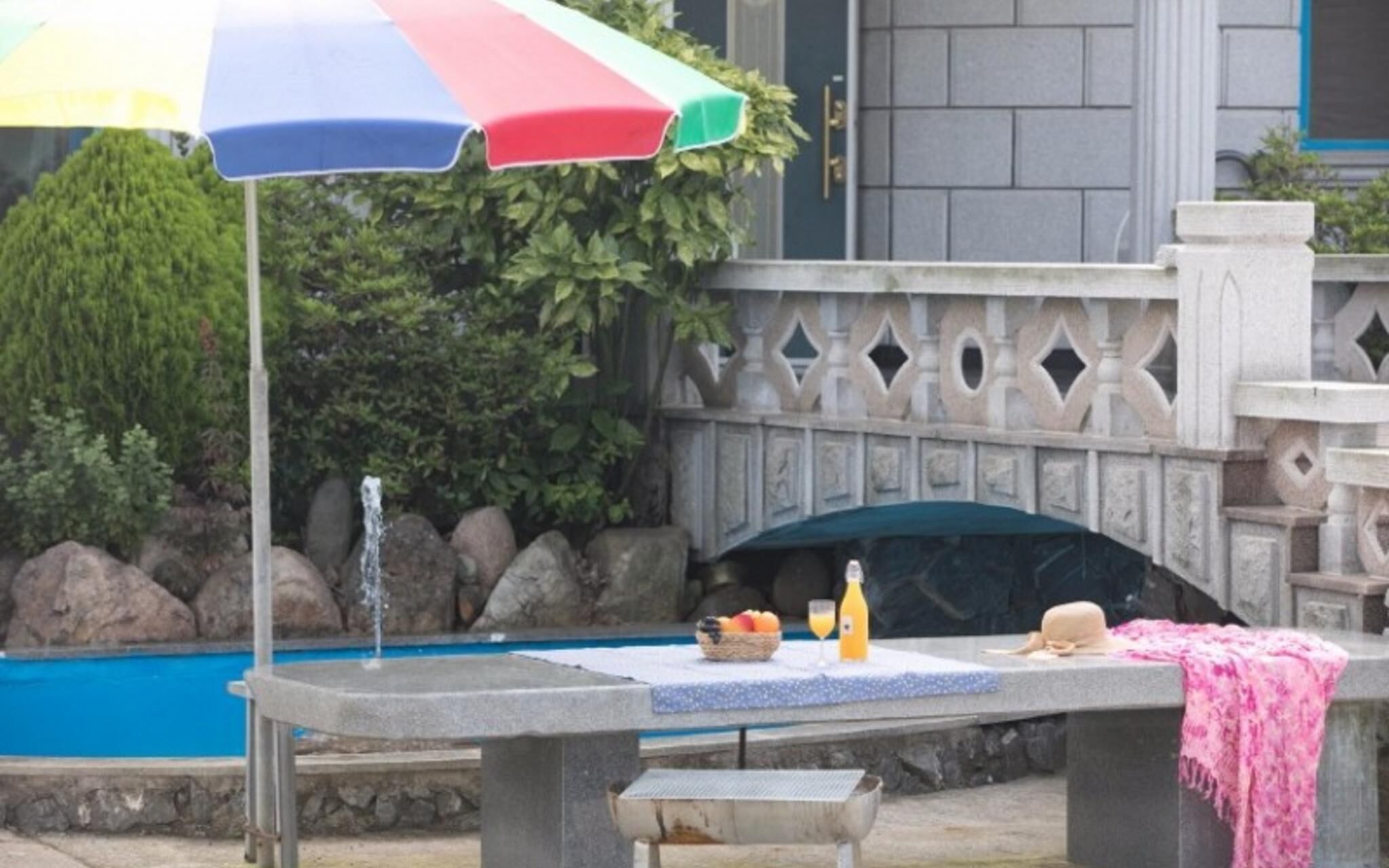 Namhae Badatga Byeoljang Pension