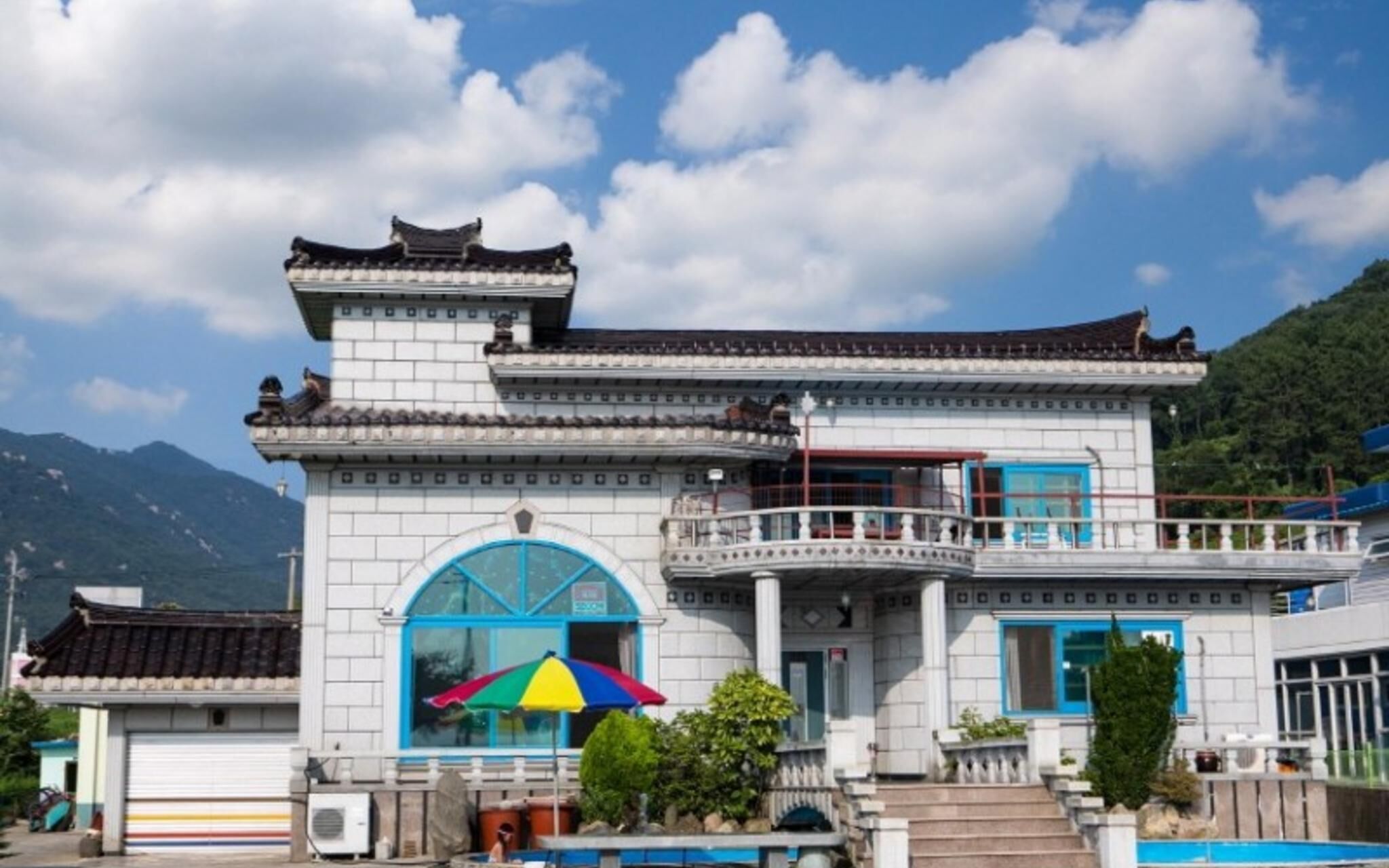 Namhae Badatga Byeoljang Pension