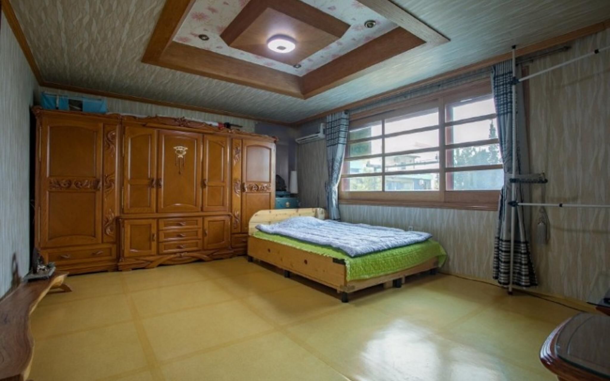 Namhae Badatga Byeoljang Pension