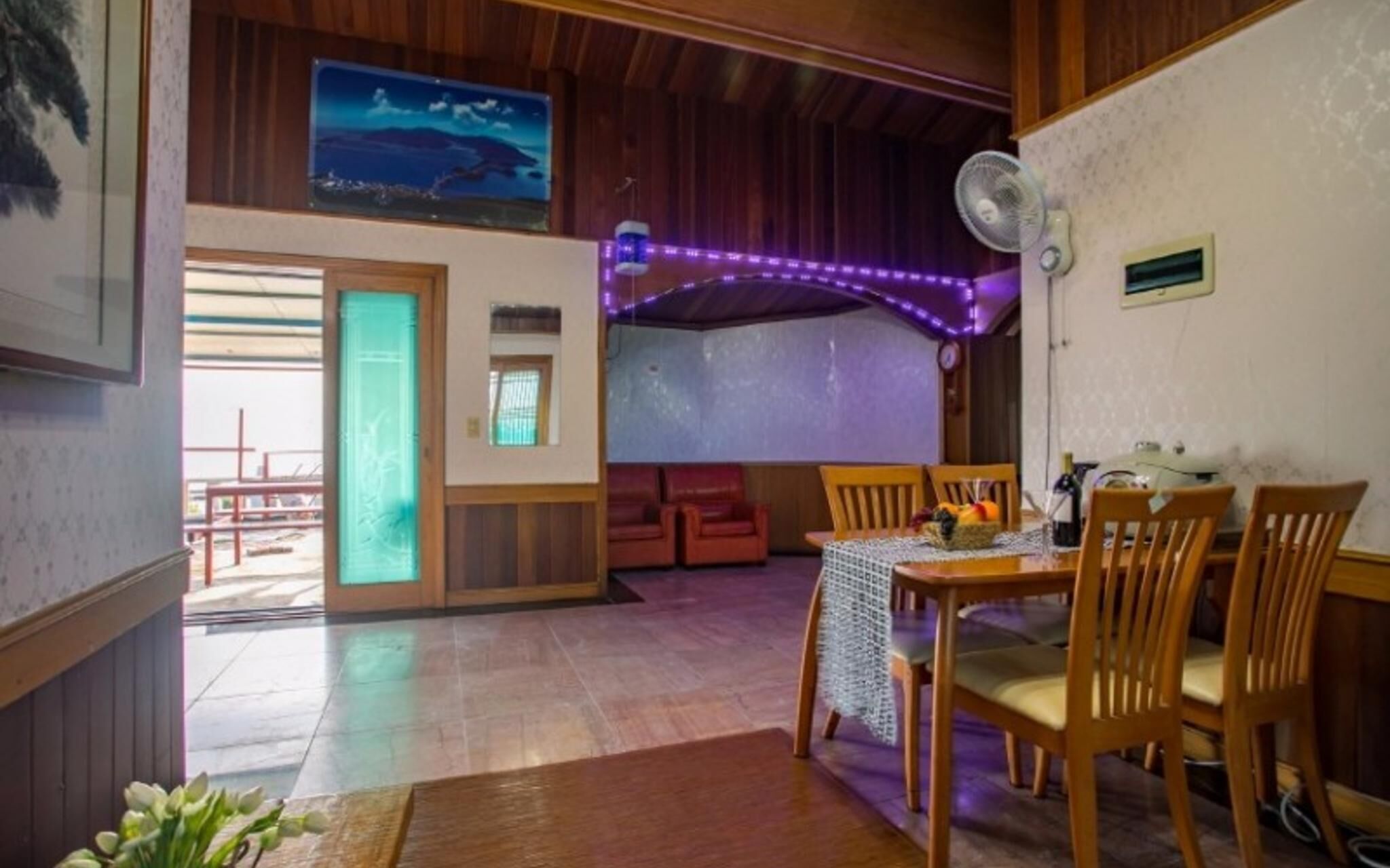 Namhae Badatga Byeoljang Pension