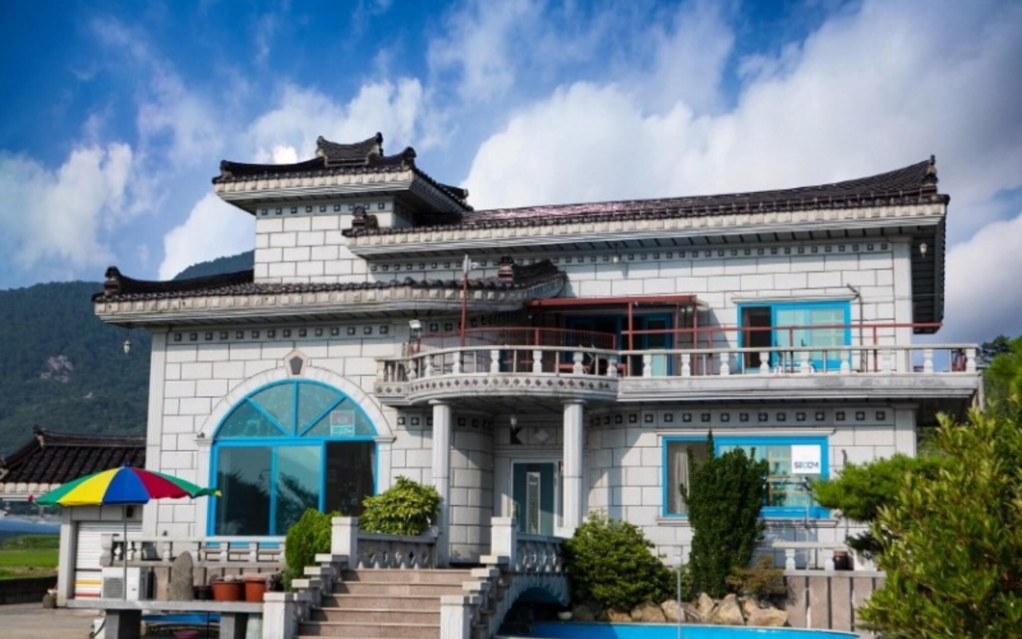 Namhae Badatga Byeoljang Pension