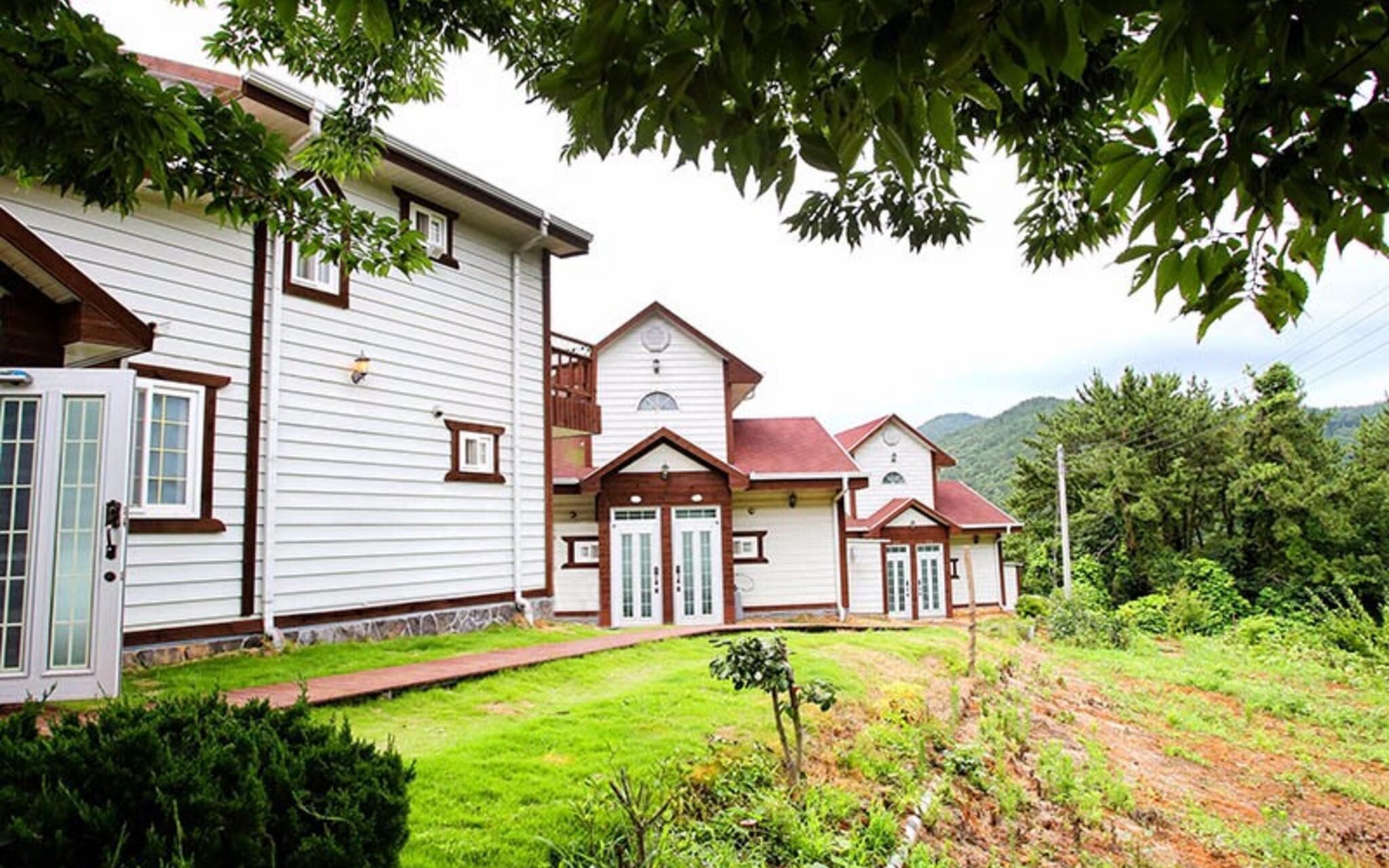Namhae Baramkkot Pension