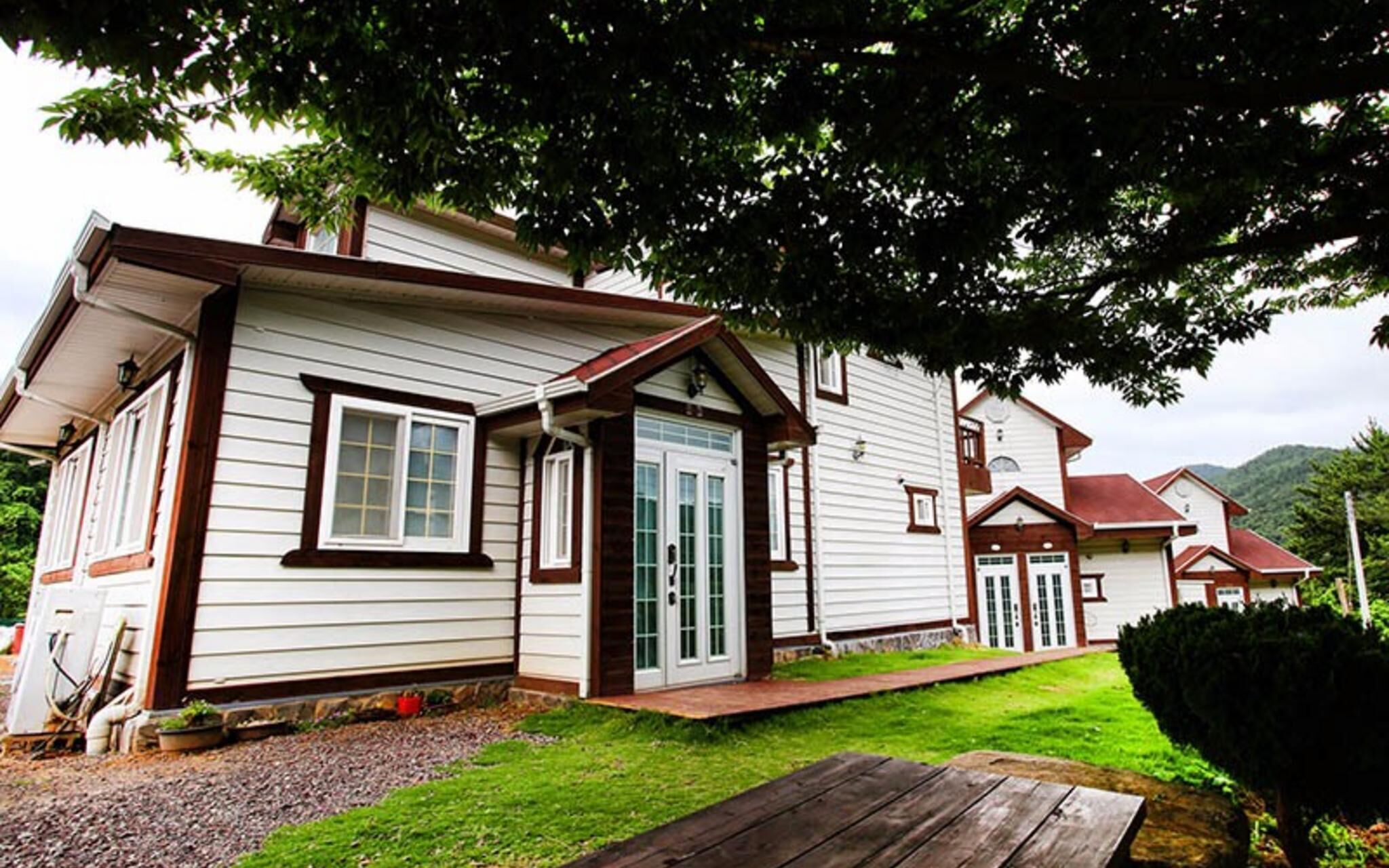 Namhae Baramkkot Pension