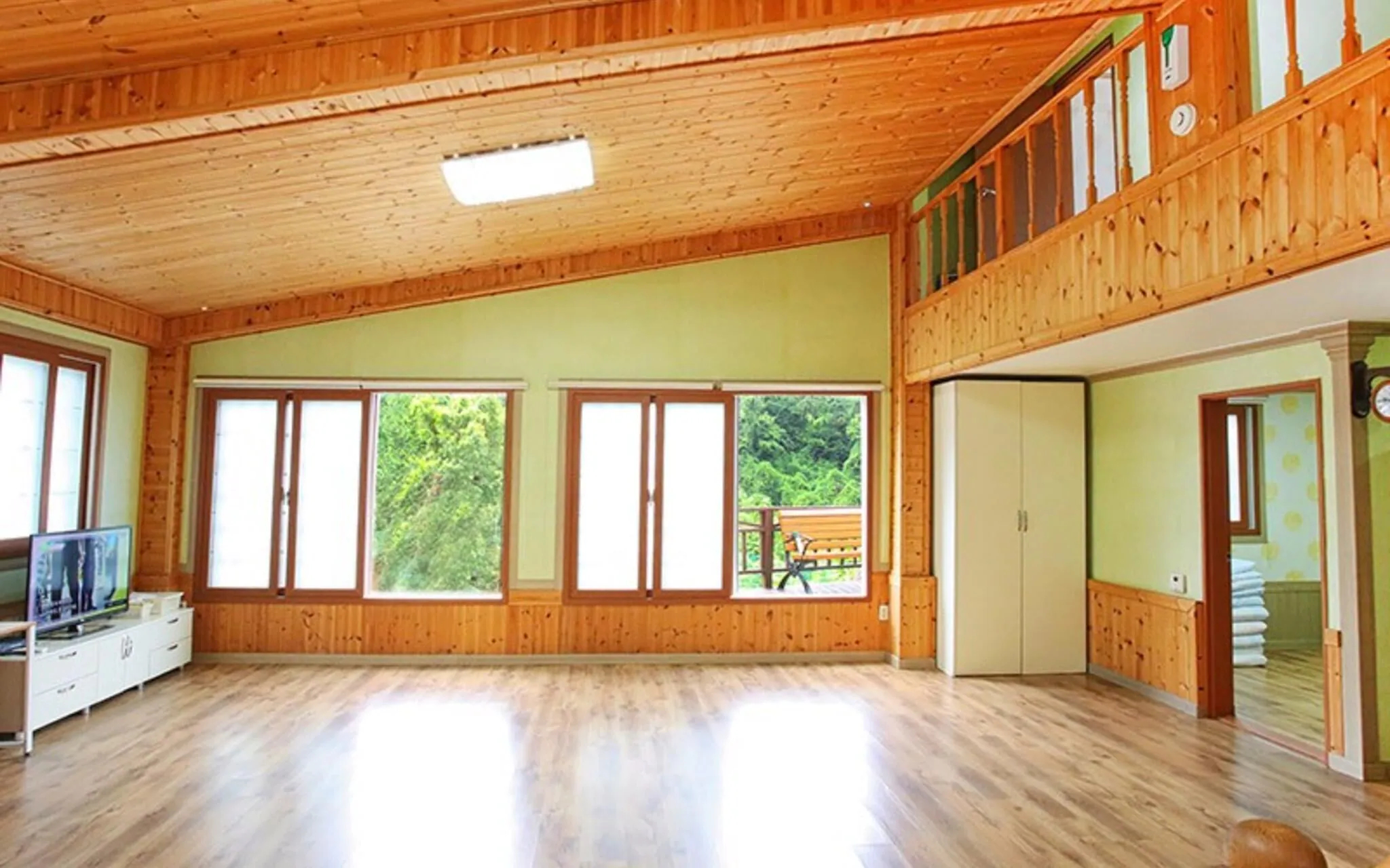 Namhae Baramkkot Pension