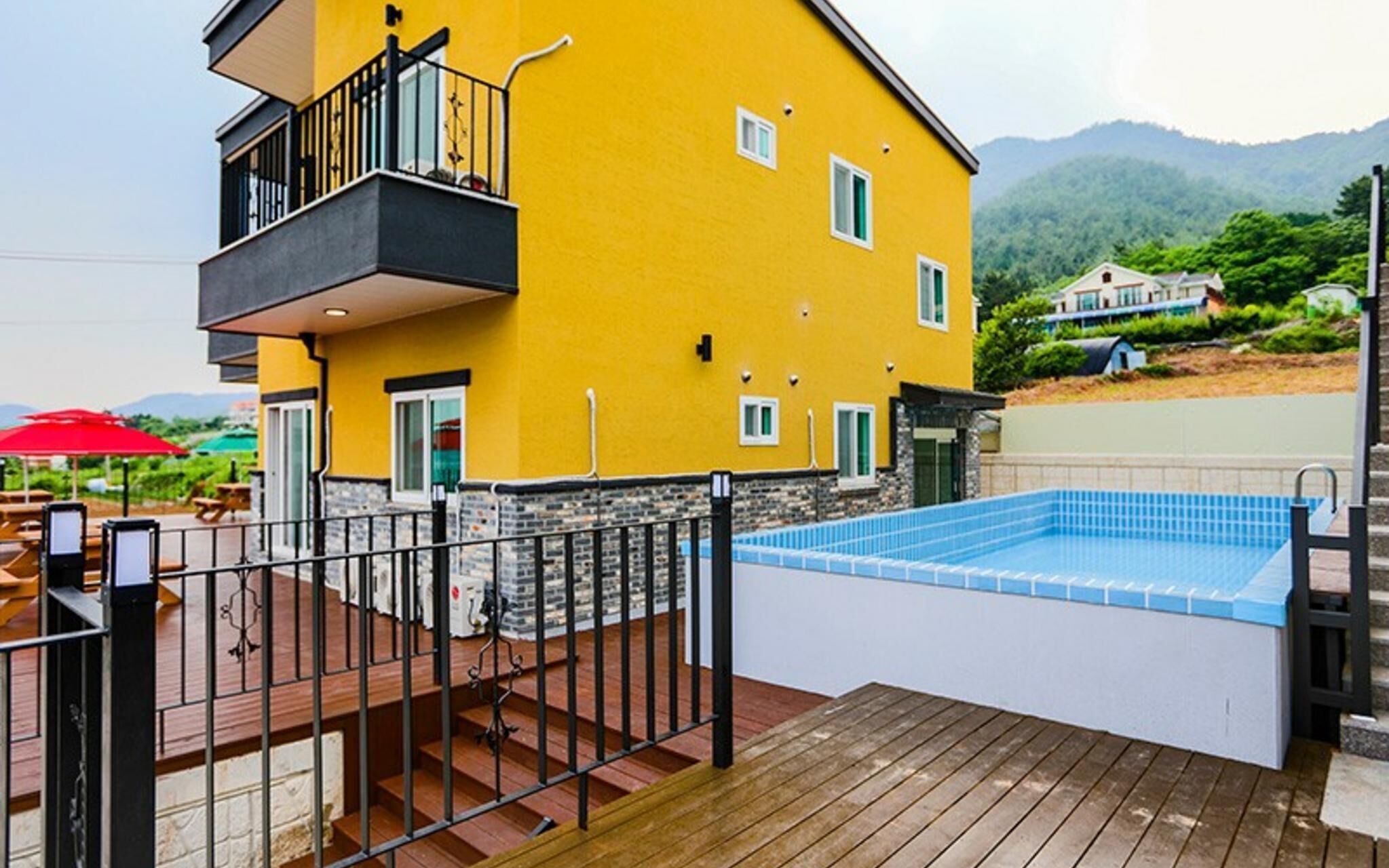 Namhae Gonige Pension