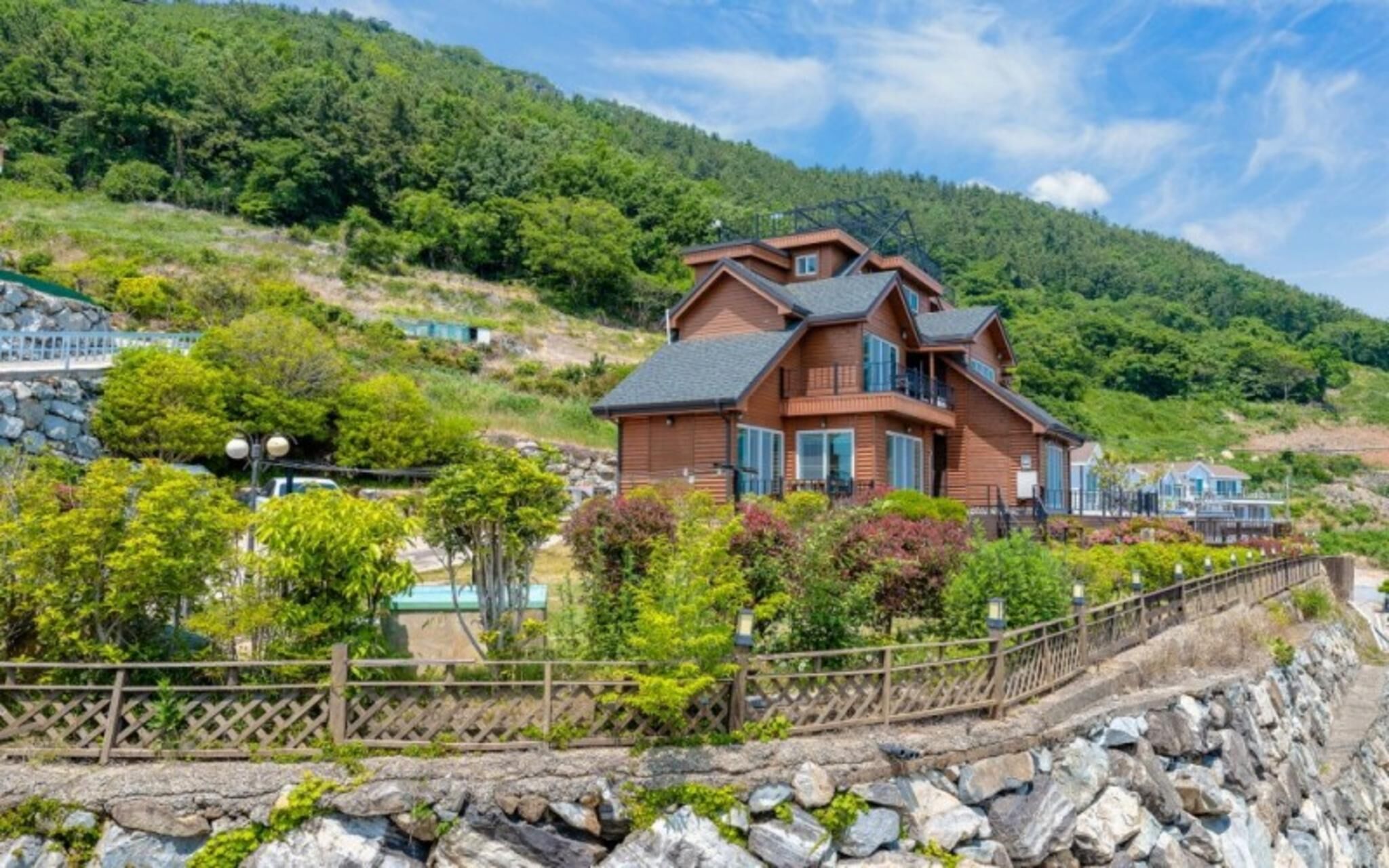 Namhae Macaron Pension