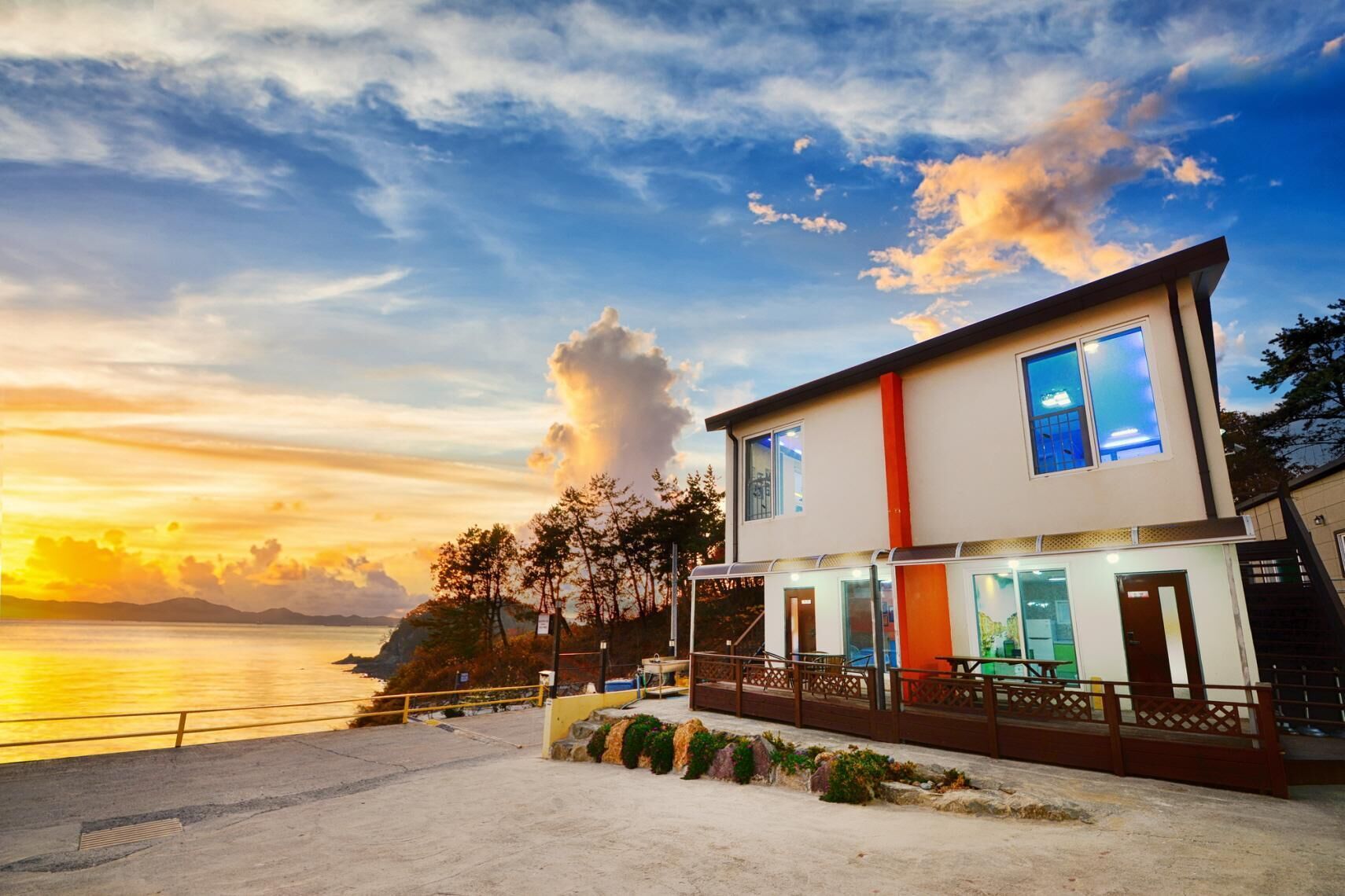 Namhae Modern Spa Pension