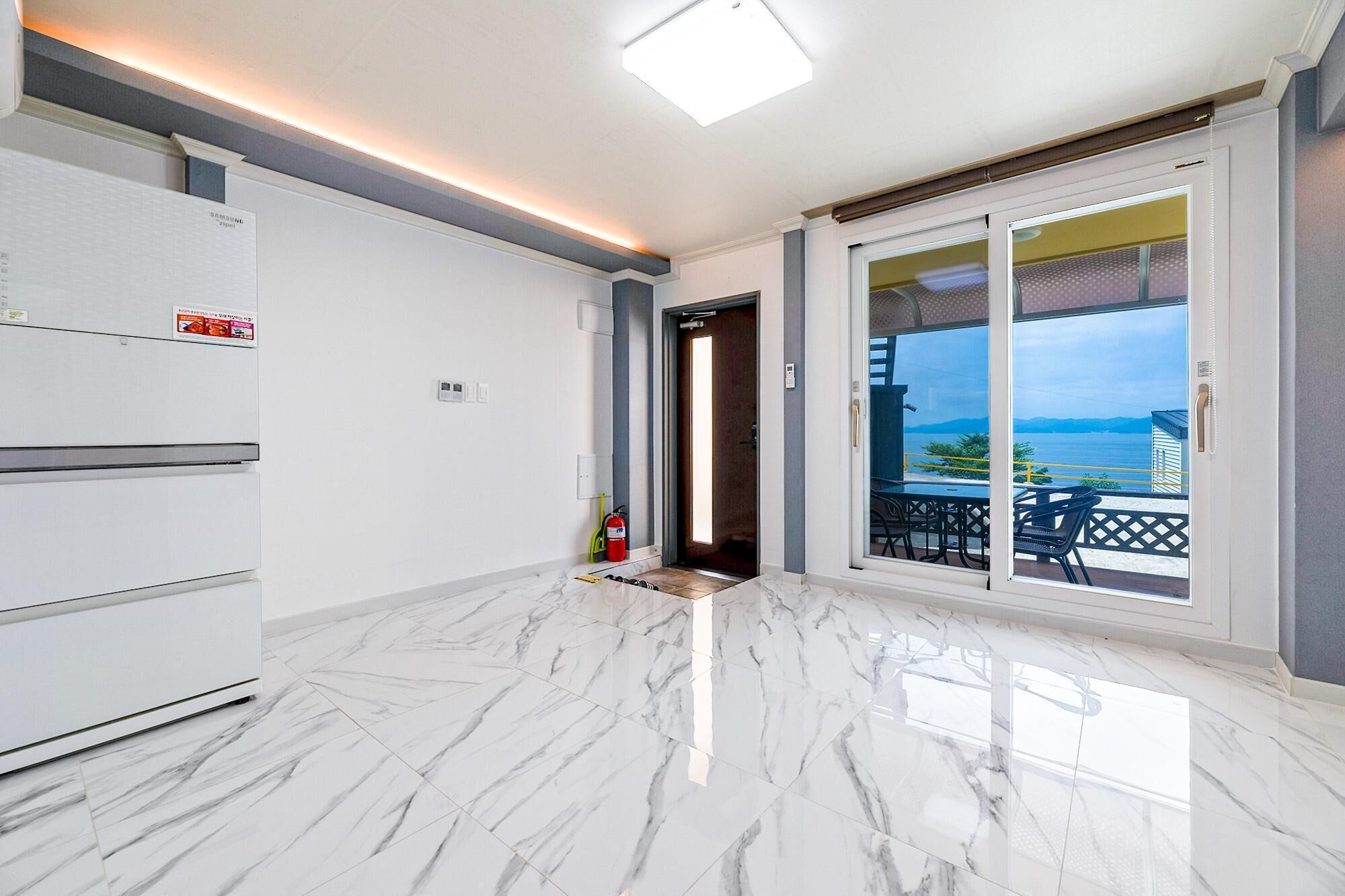 Namhae Modern Spa Pension