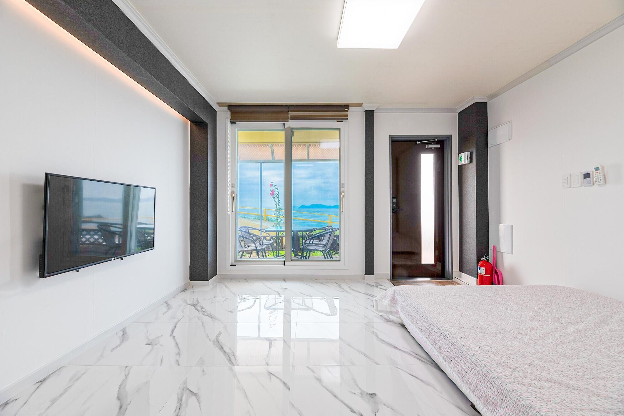 Namhae Modern Spa Pension