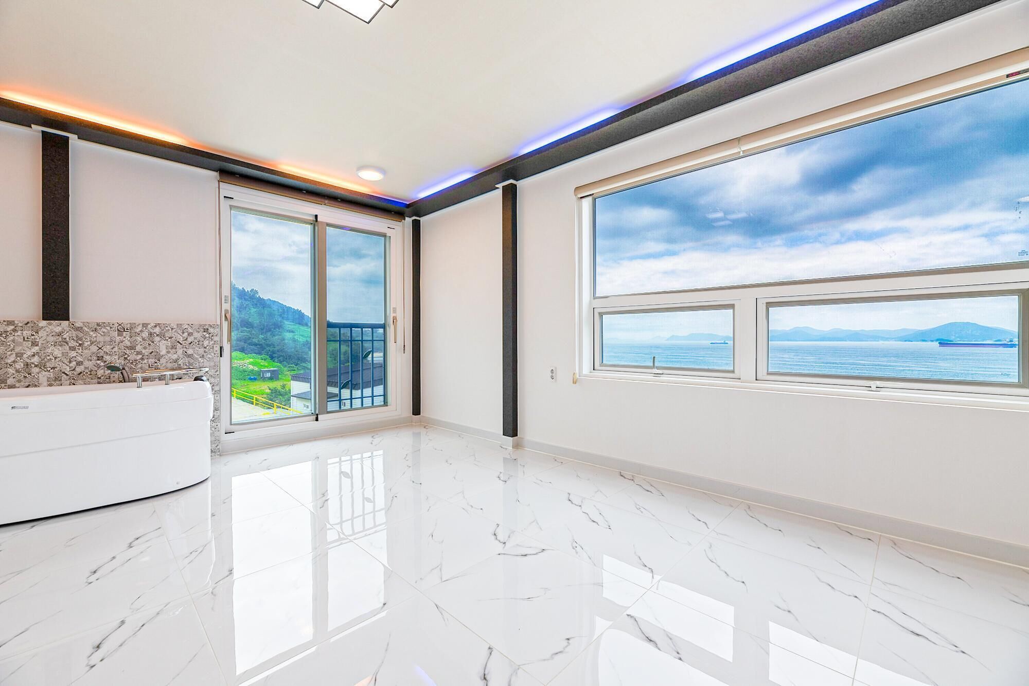 Namhae Modern Spa Pension