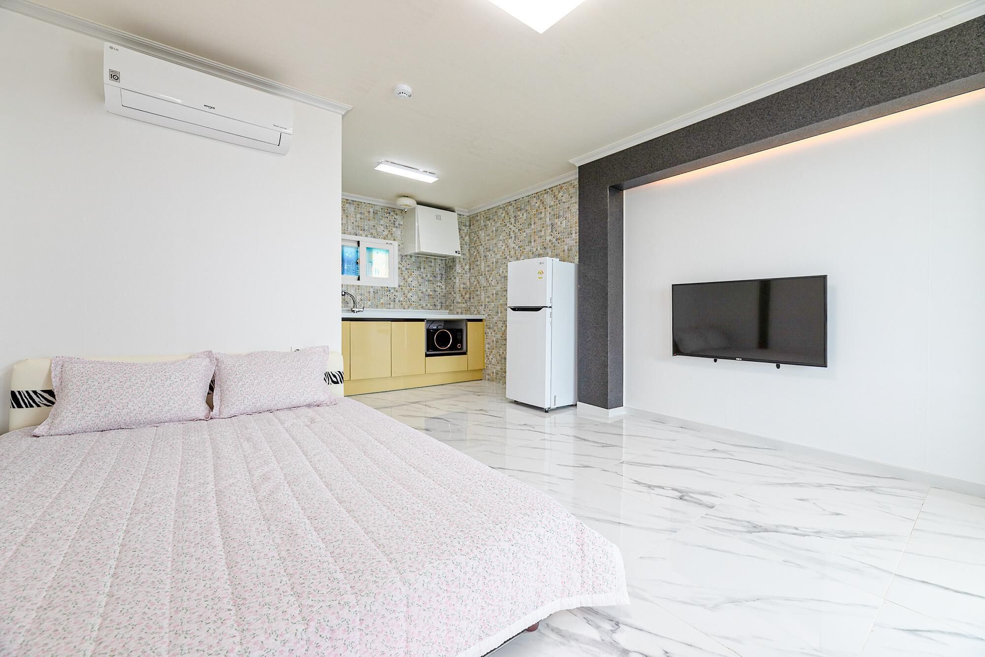 Namhae Modern Spa Pension