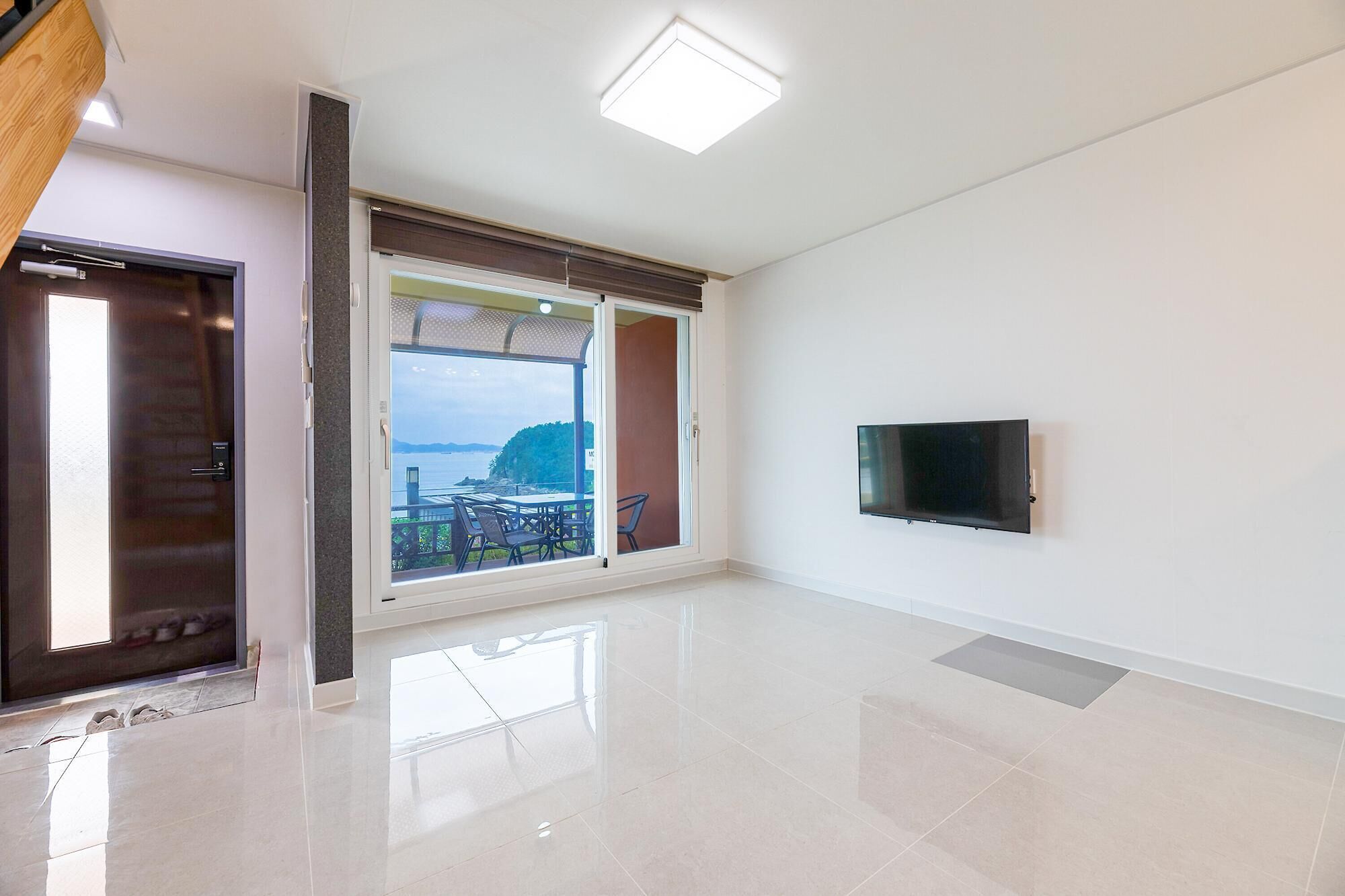 Namhae Modern Spa Pension