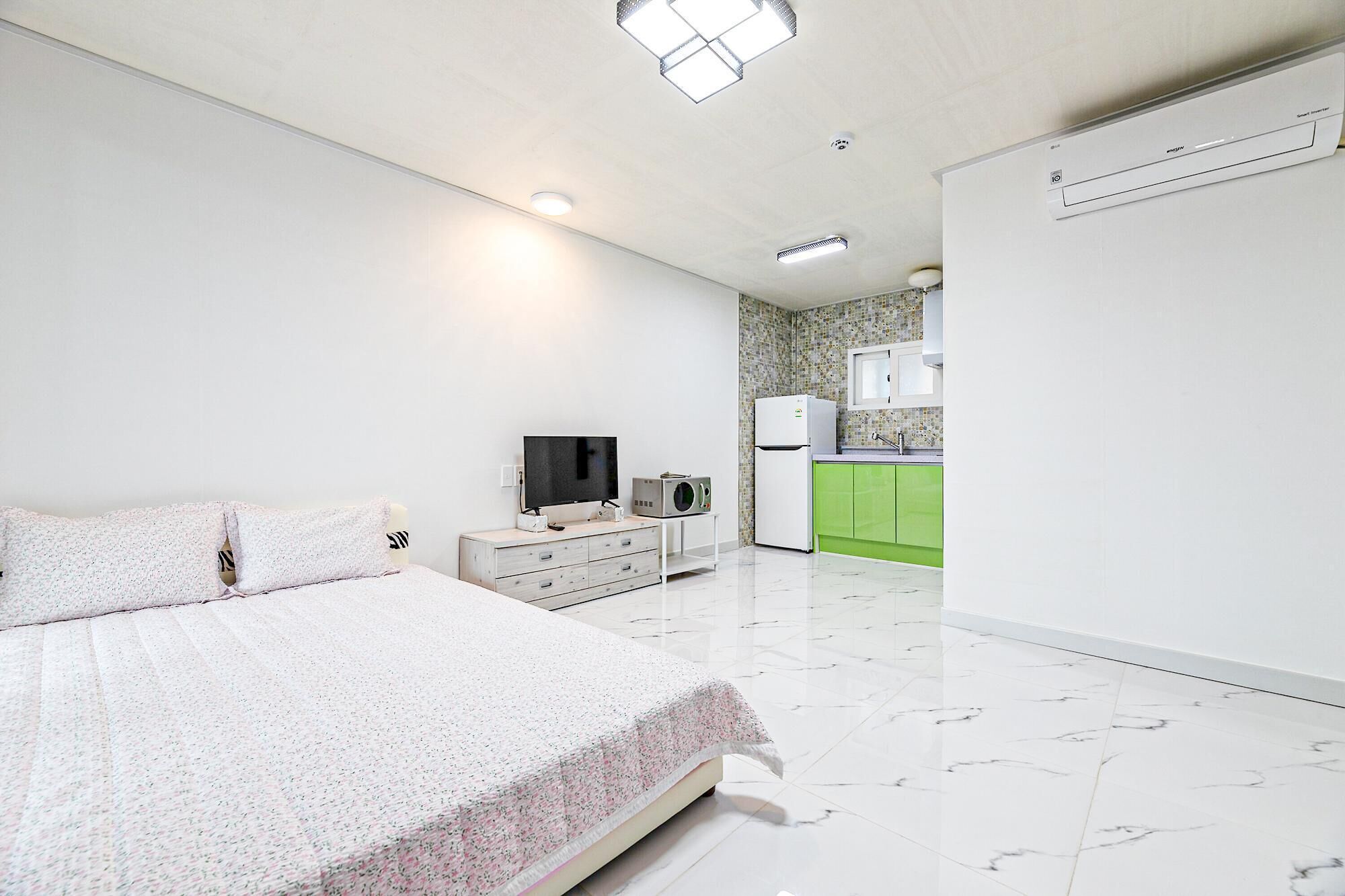 Namhae Modern Spa Pension
