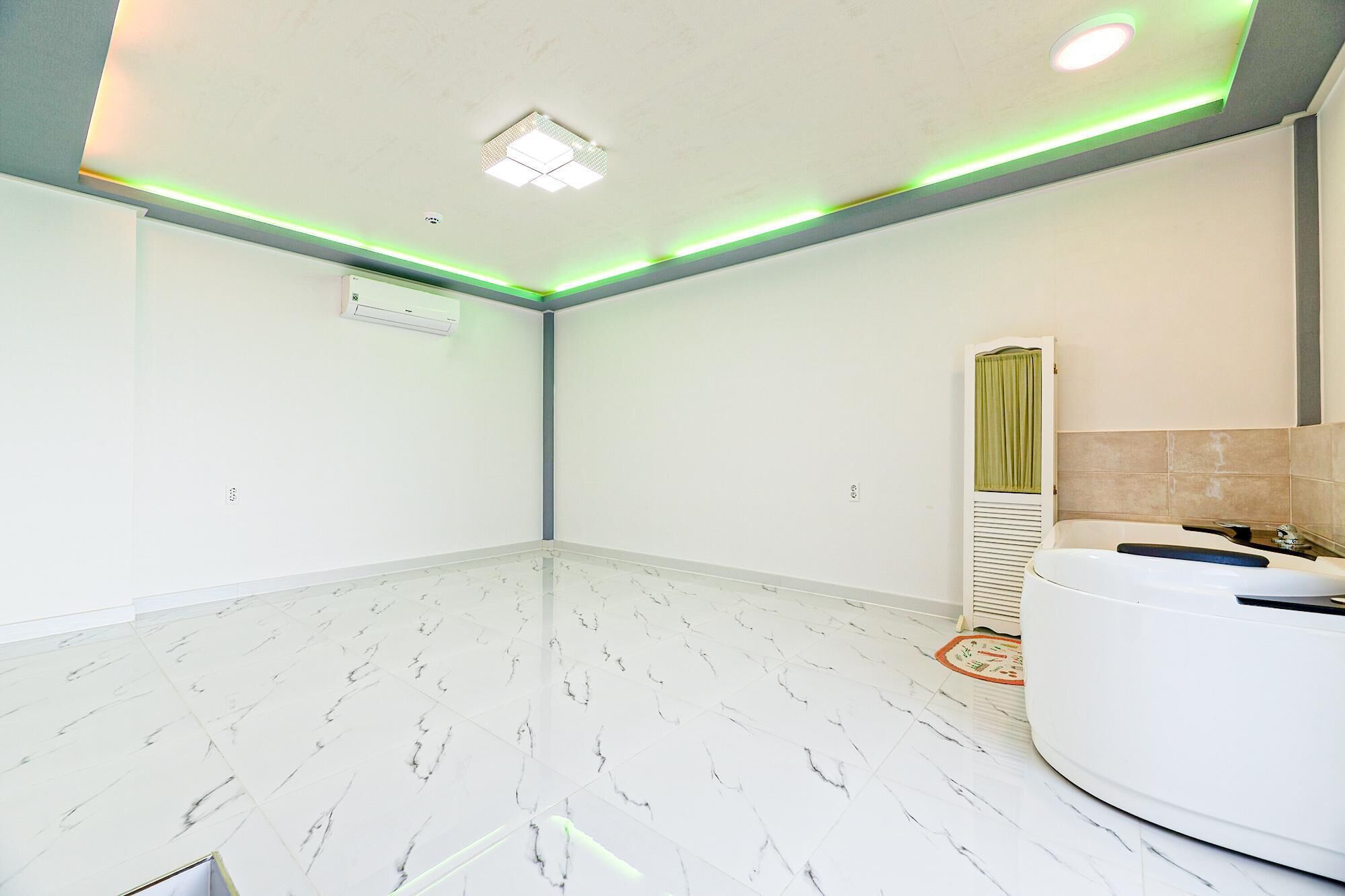Namhae Modern Spa Pension