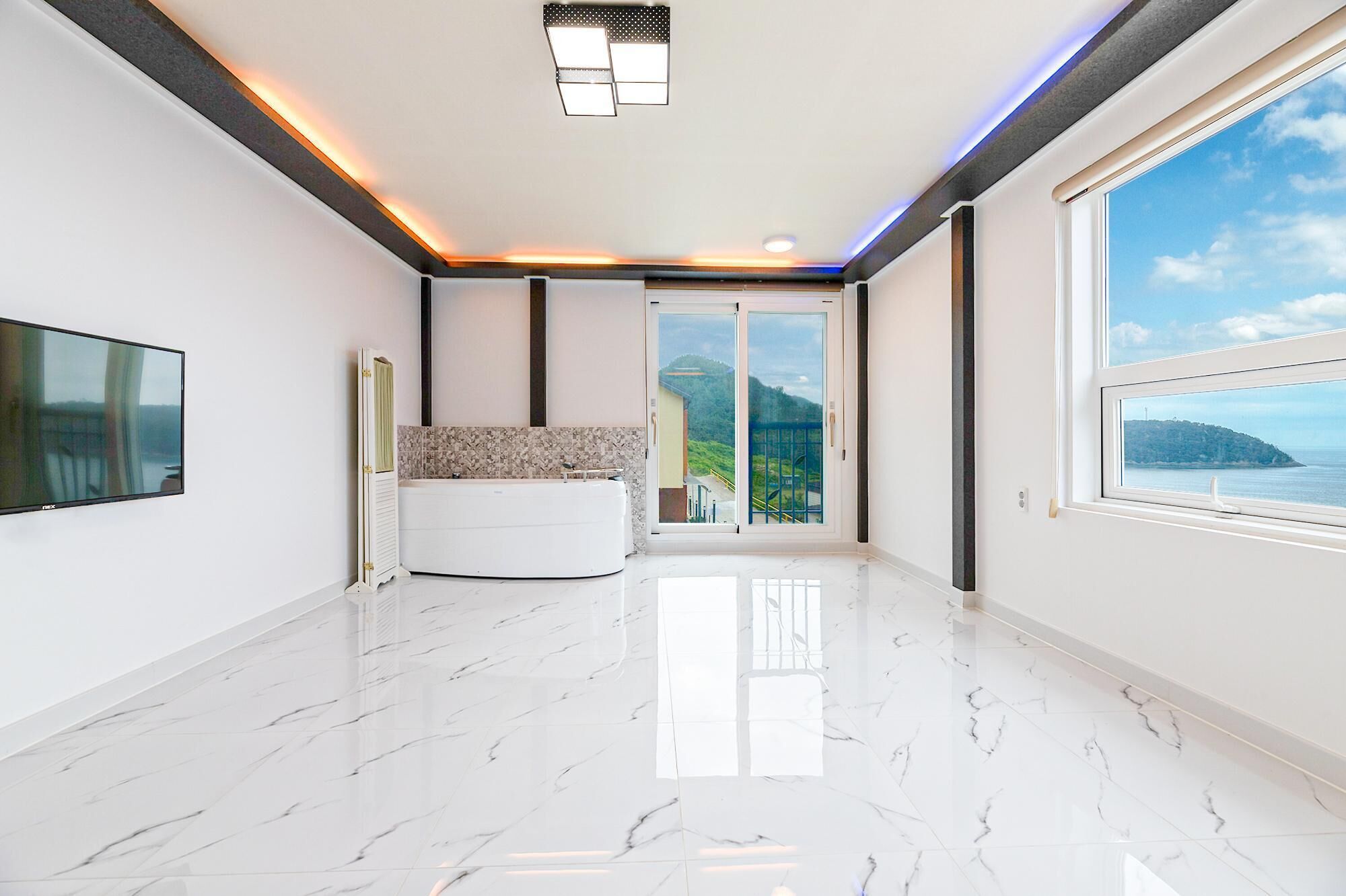 Namhae Modern Spa Pension