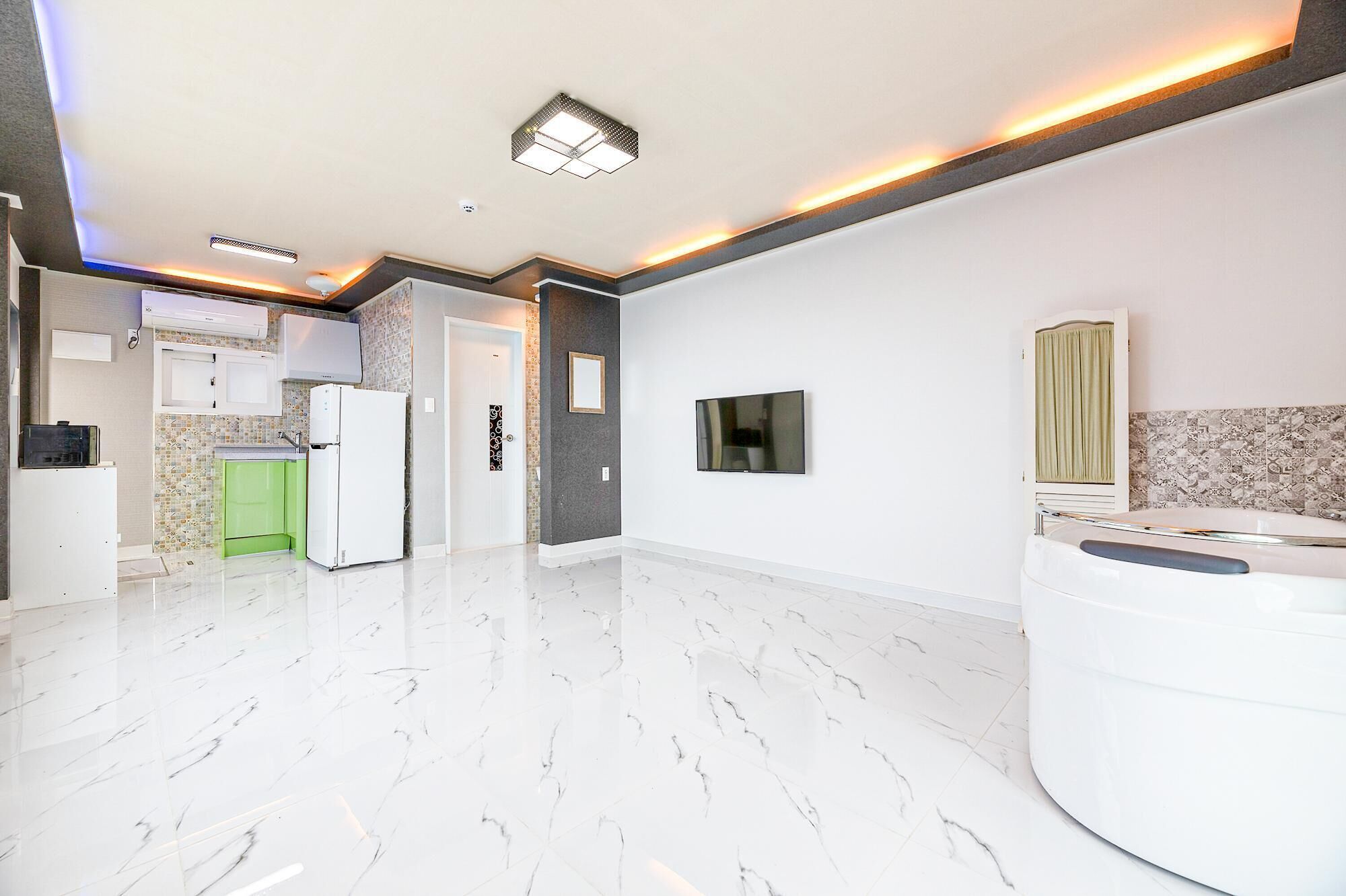 Namhae Modern Spa Pension