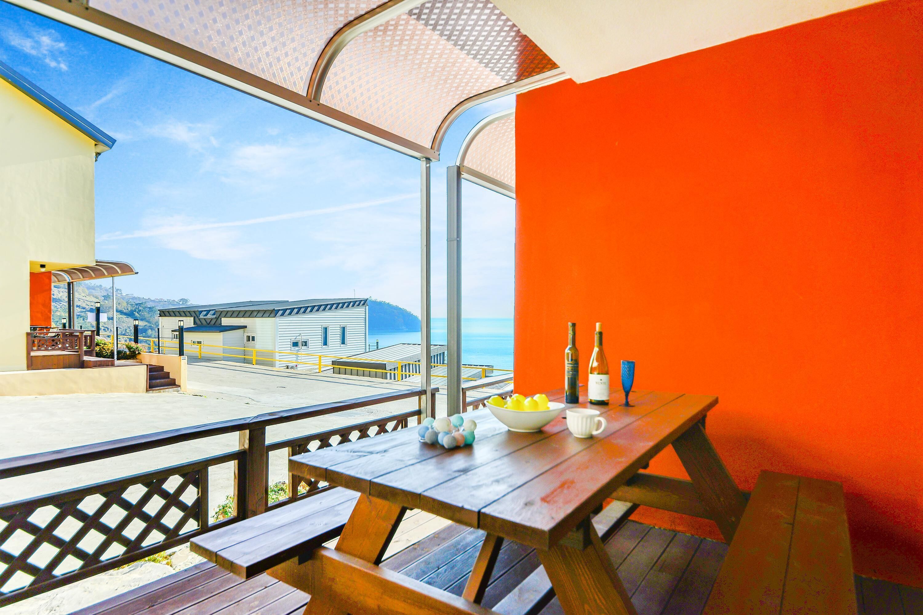 Namhae Modern Spa Pension