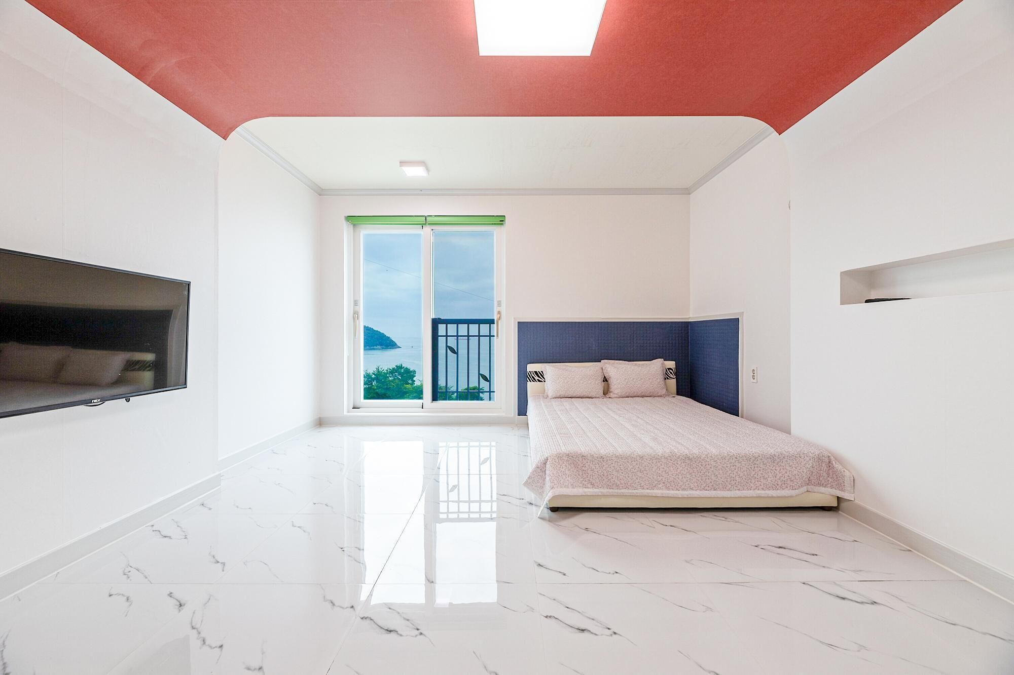 Namhae Modern Spa Pension