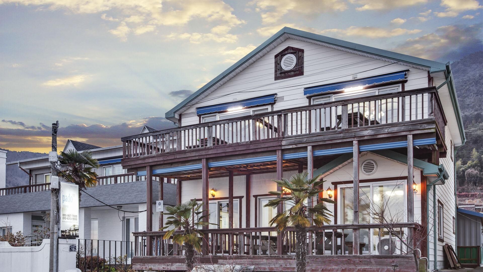 Namhae Mongdol Beach Pension