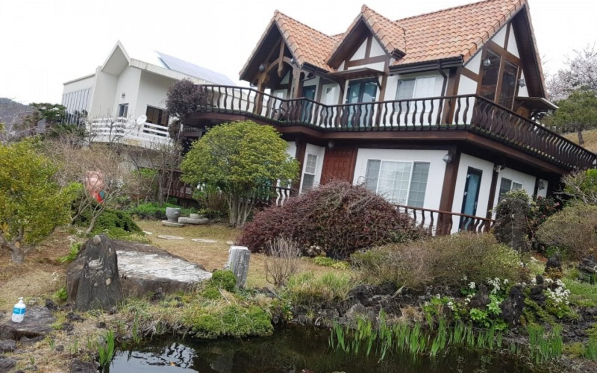 Namhae Seokbujak Jeongwon Pension