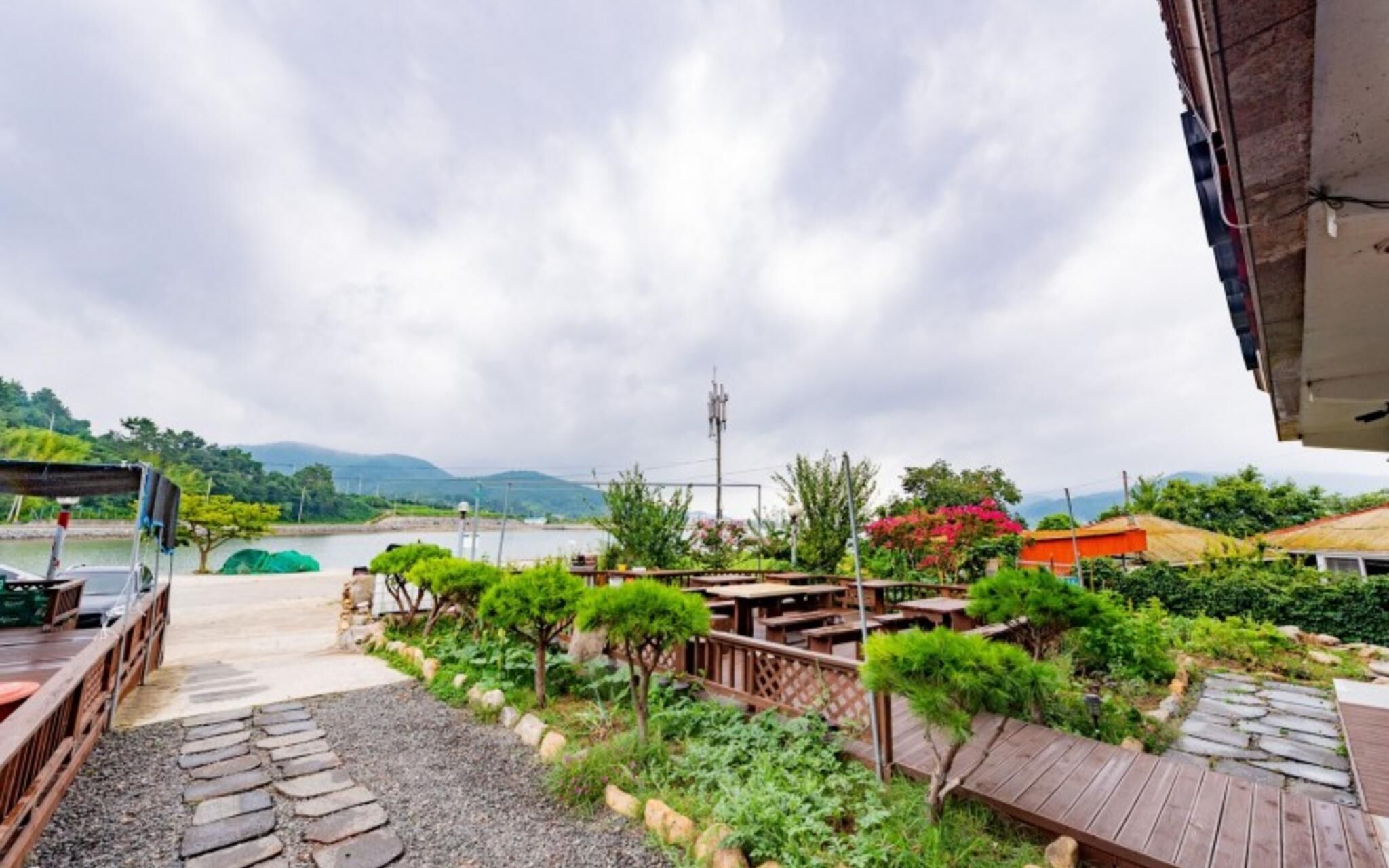 Namhaeseommaeulbada Pension