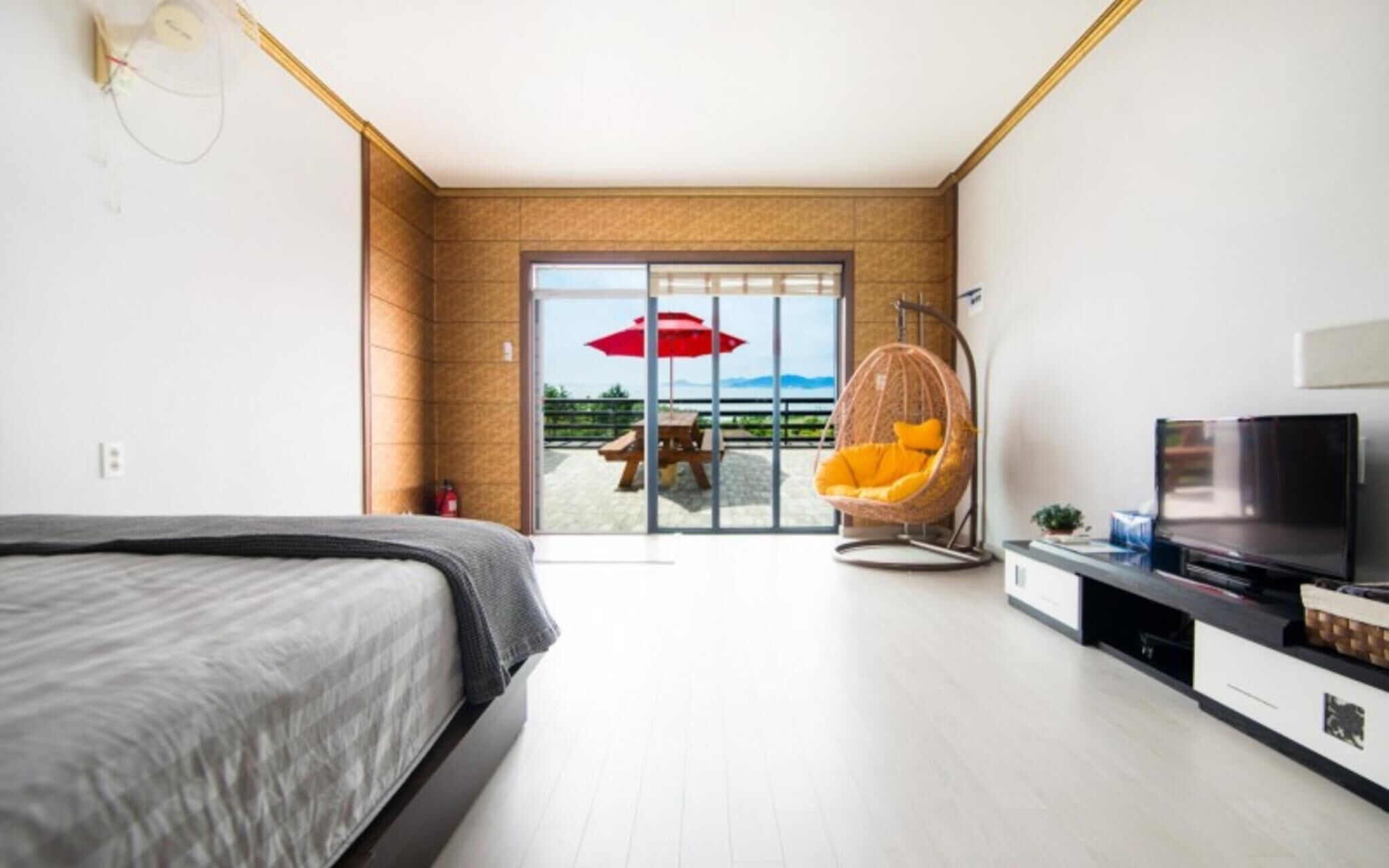 Namhae Skyblue Sea Pension