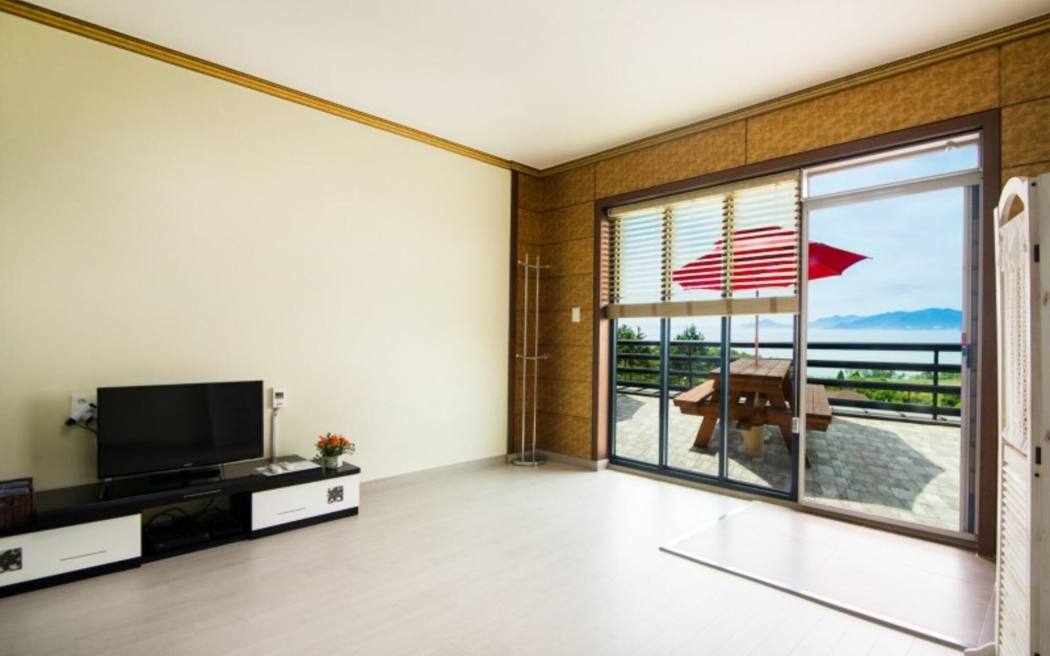Namhae Skyblue Sea Pension