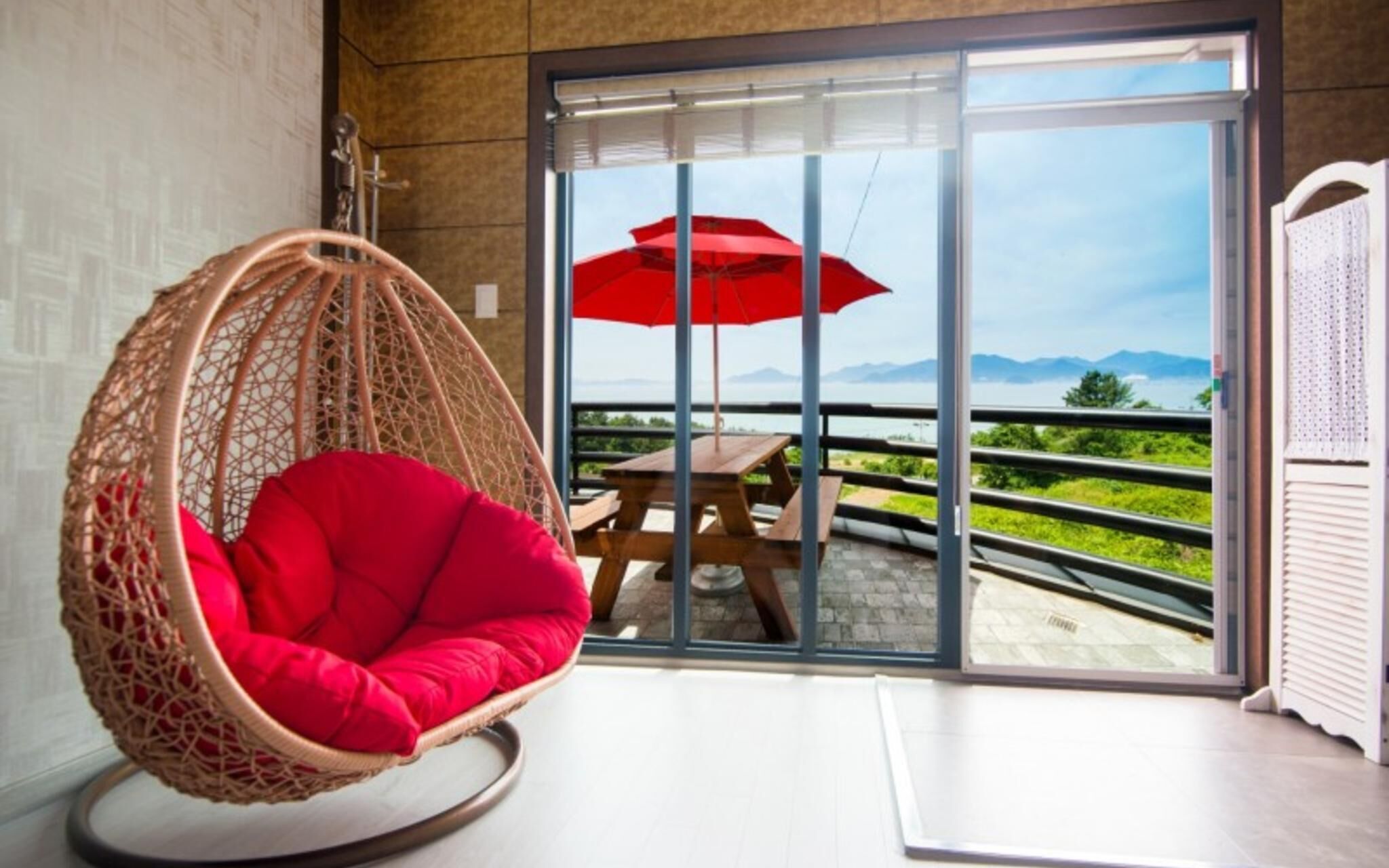 Namhae Skyblue Sea Pension