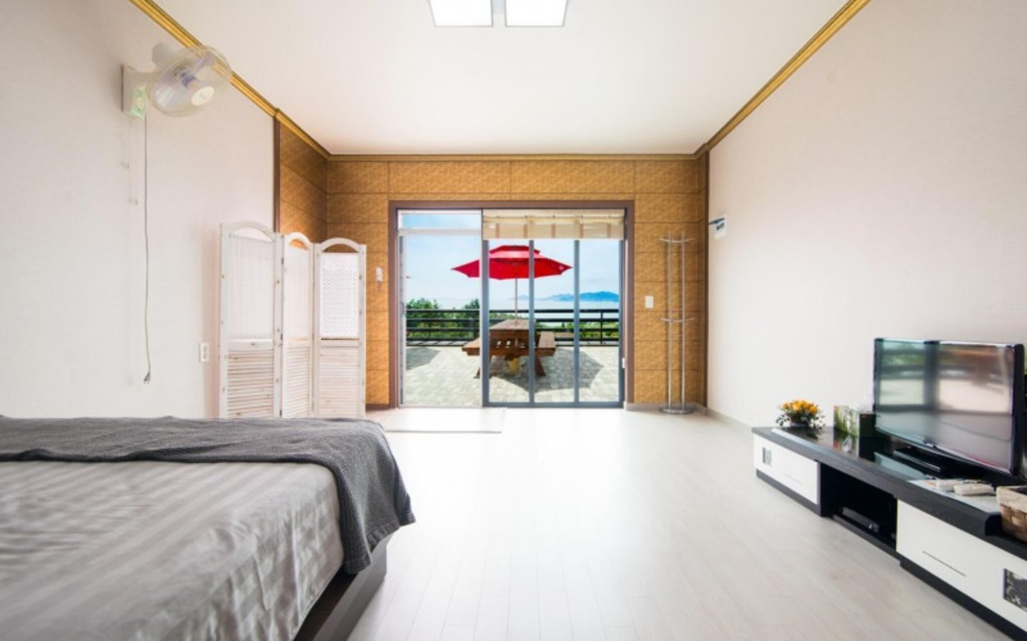Namhae Skyblue Sea Pension