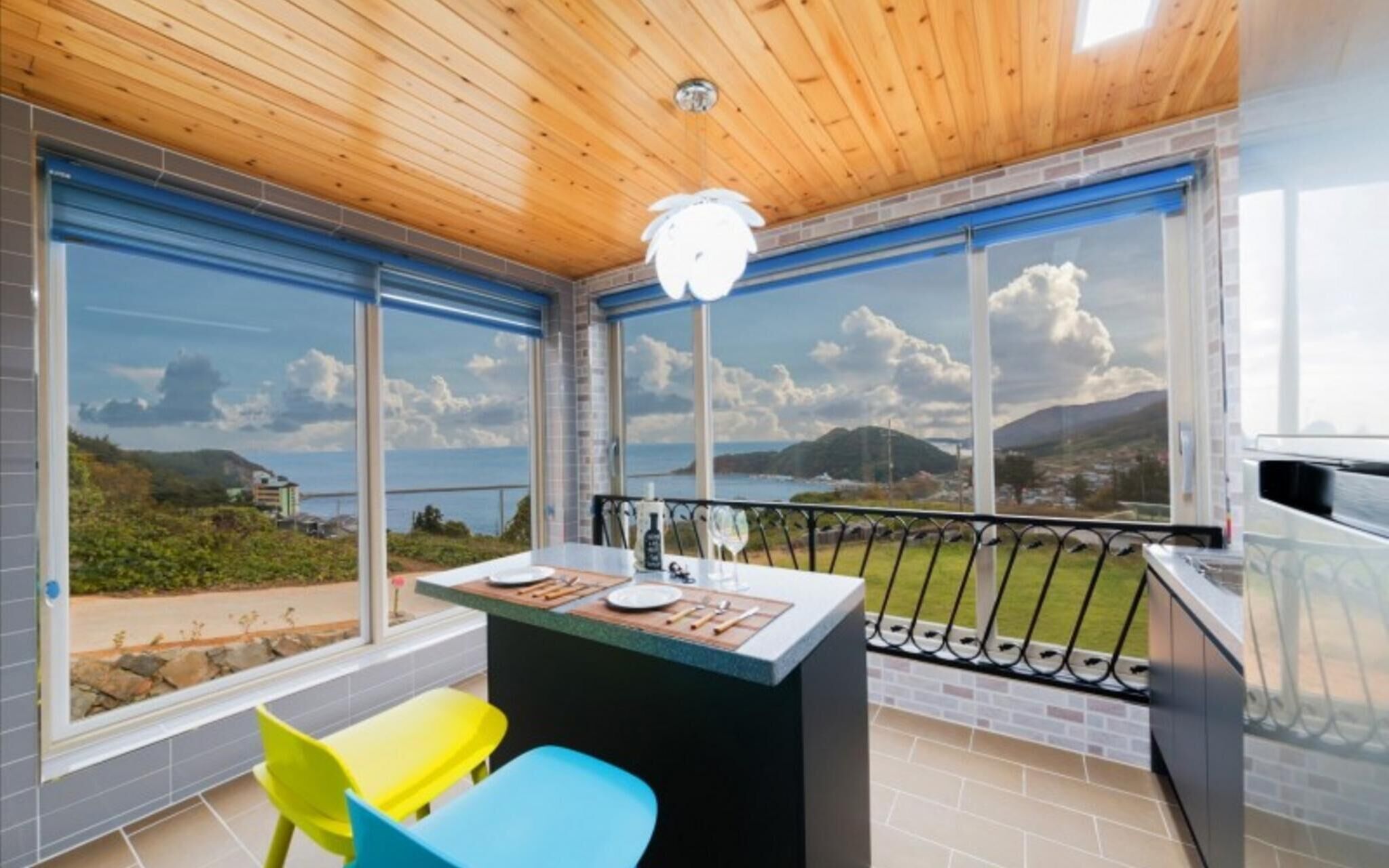 Namhae Traum House Bed and Breakfast