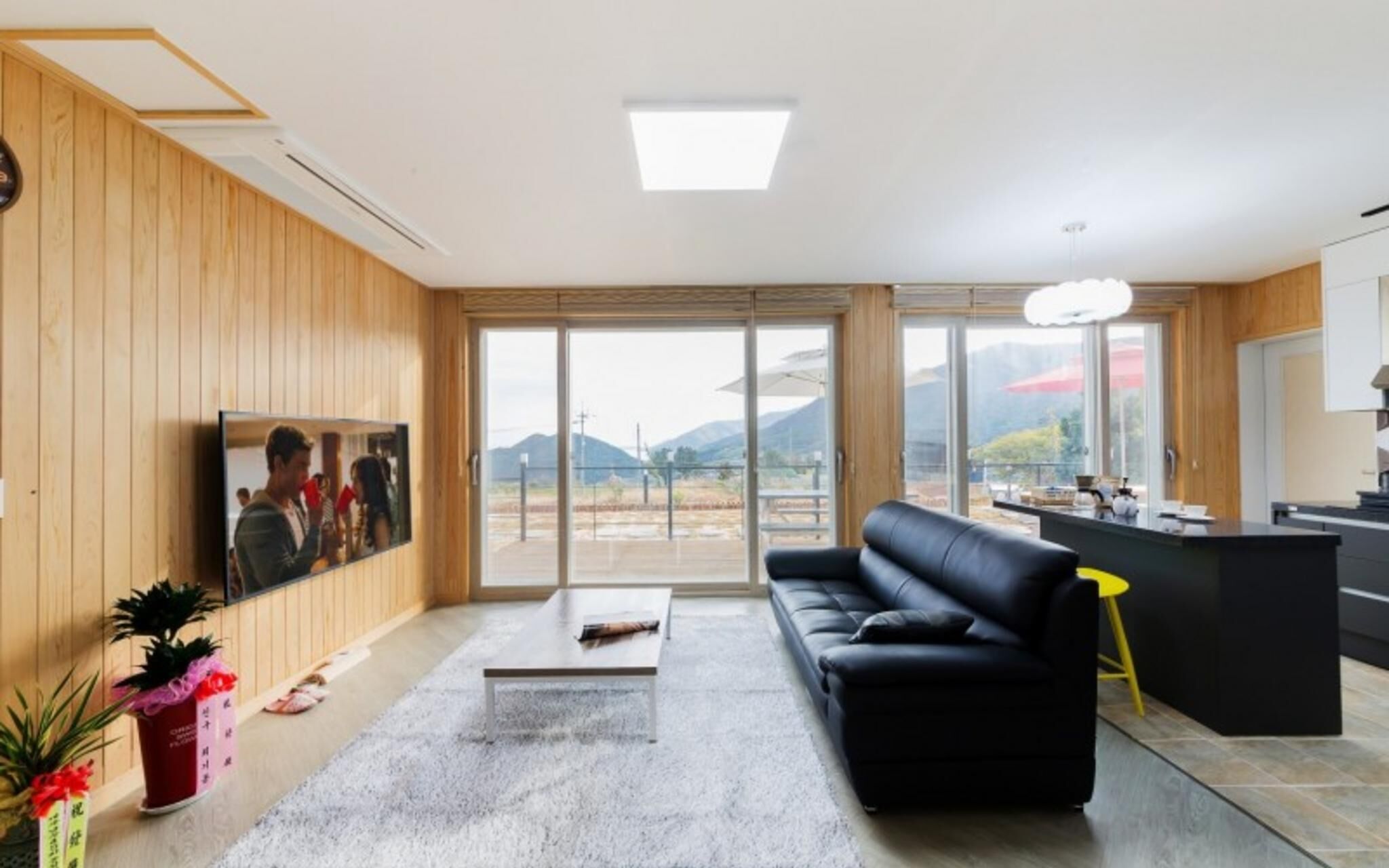 Namhae Traum House Bed and Breakfast